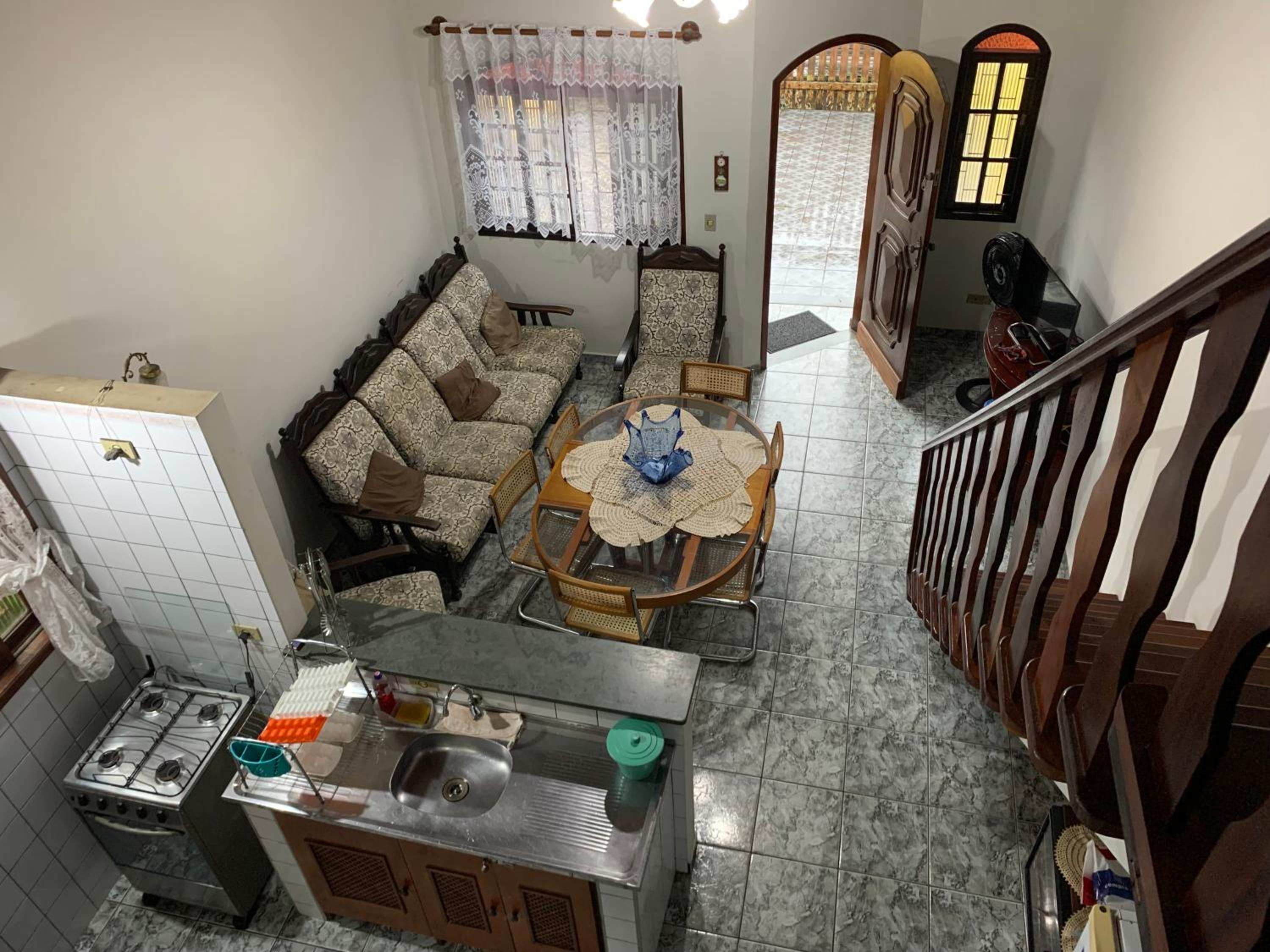 Casa confortável p 13 praia Itaguá Ubatuba