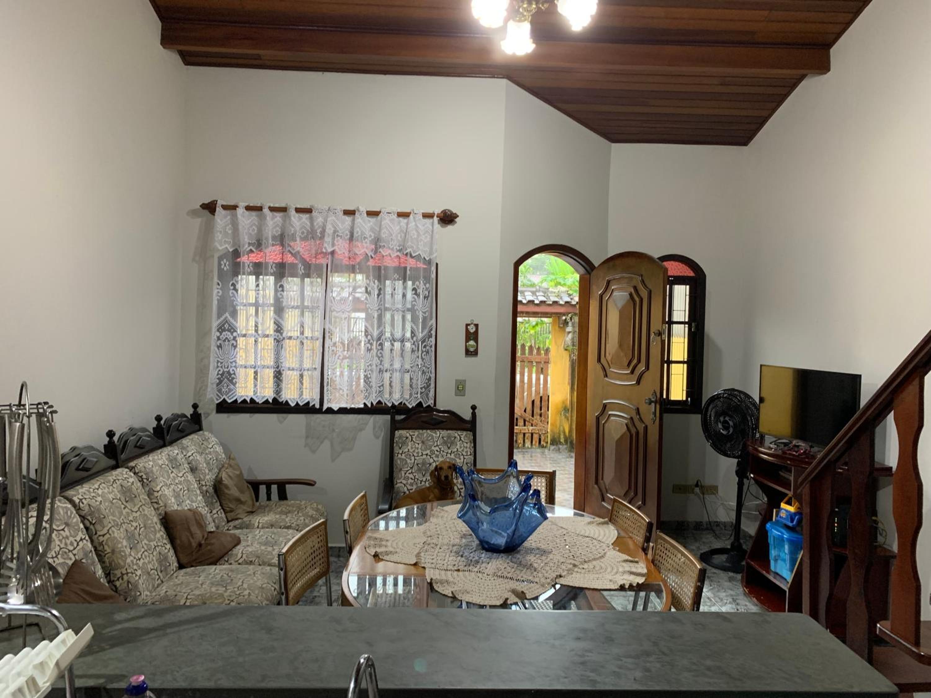 Casa confortável p 13 praia Itaguá Ubatuba