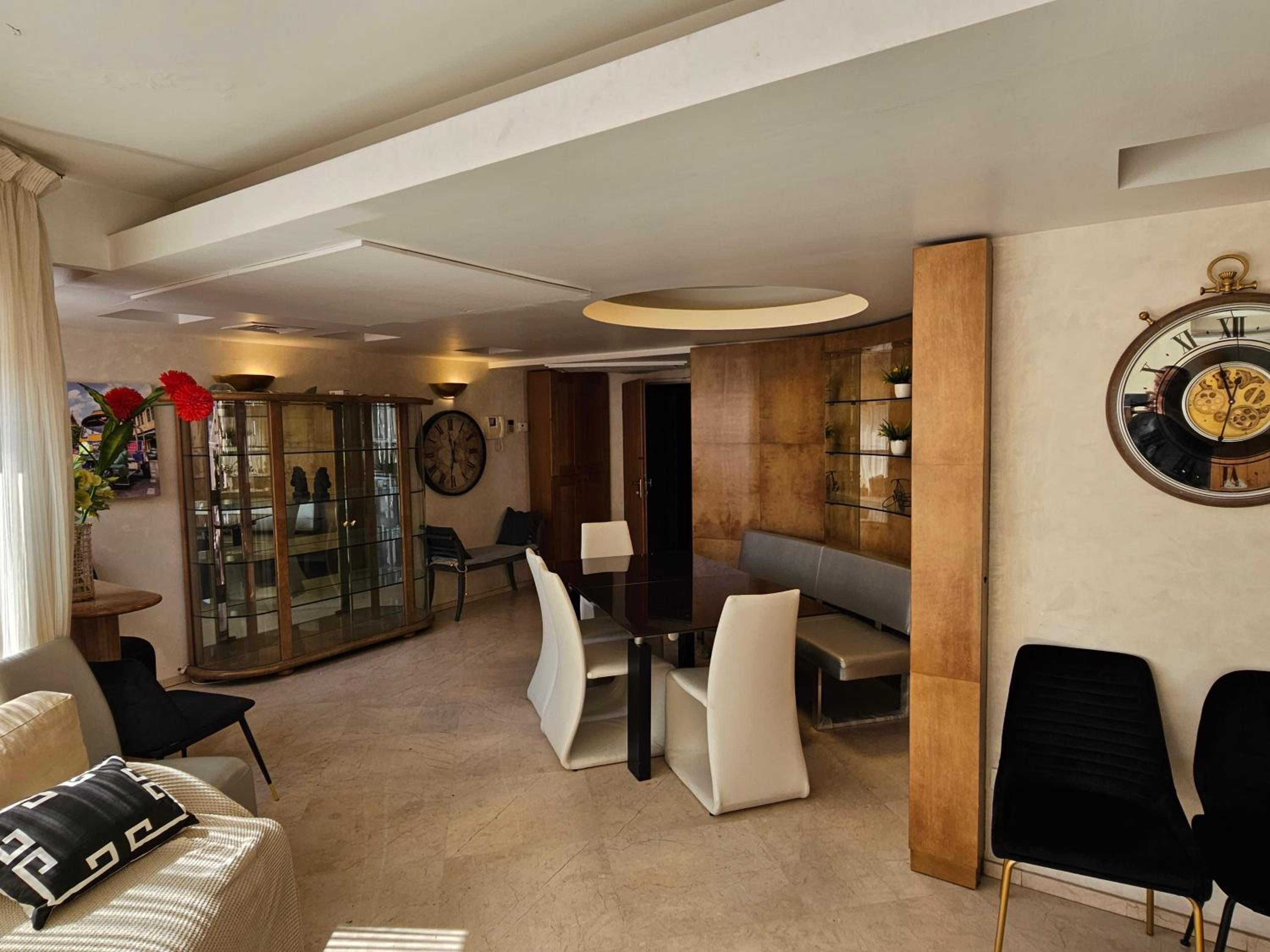 Exclusive Top Luxury Penthouse near the sea with Privat Roof-Pool