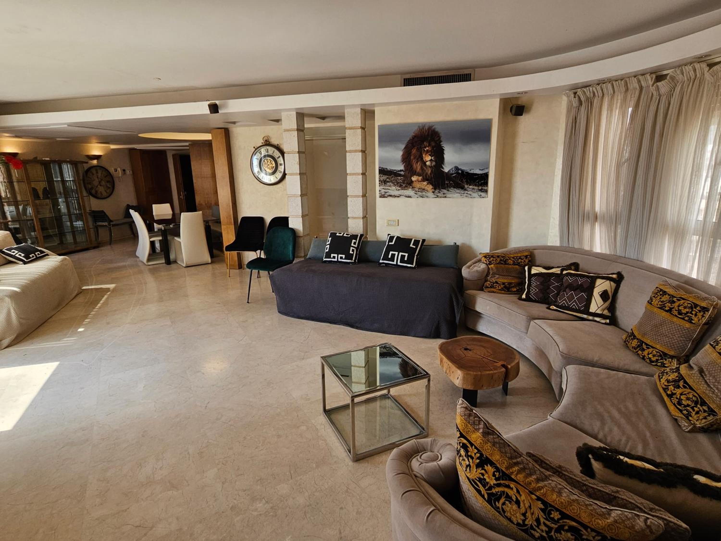 Exclusive Top Luxury Penthouse near the sea with Privat Roof-Pool