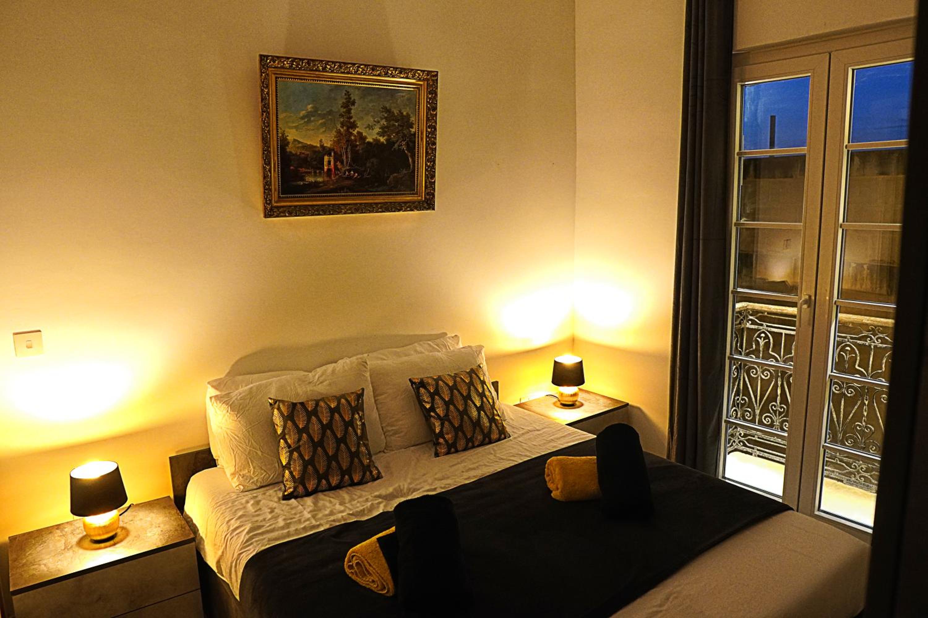 Historic Vittoriosa Maisonette with Sea View
