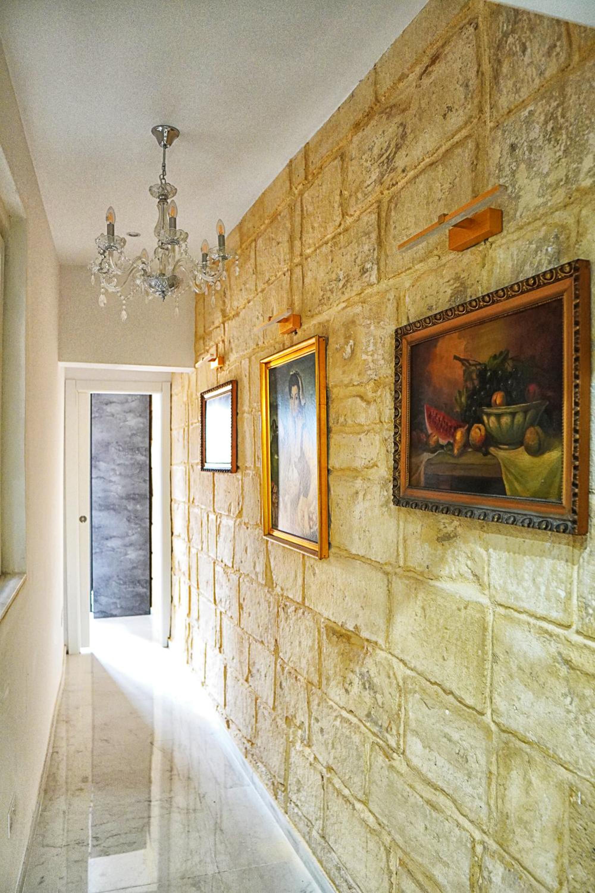Historic Vittoriosa Maisonette with Sea View