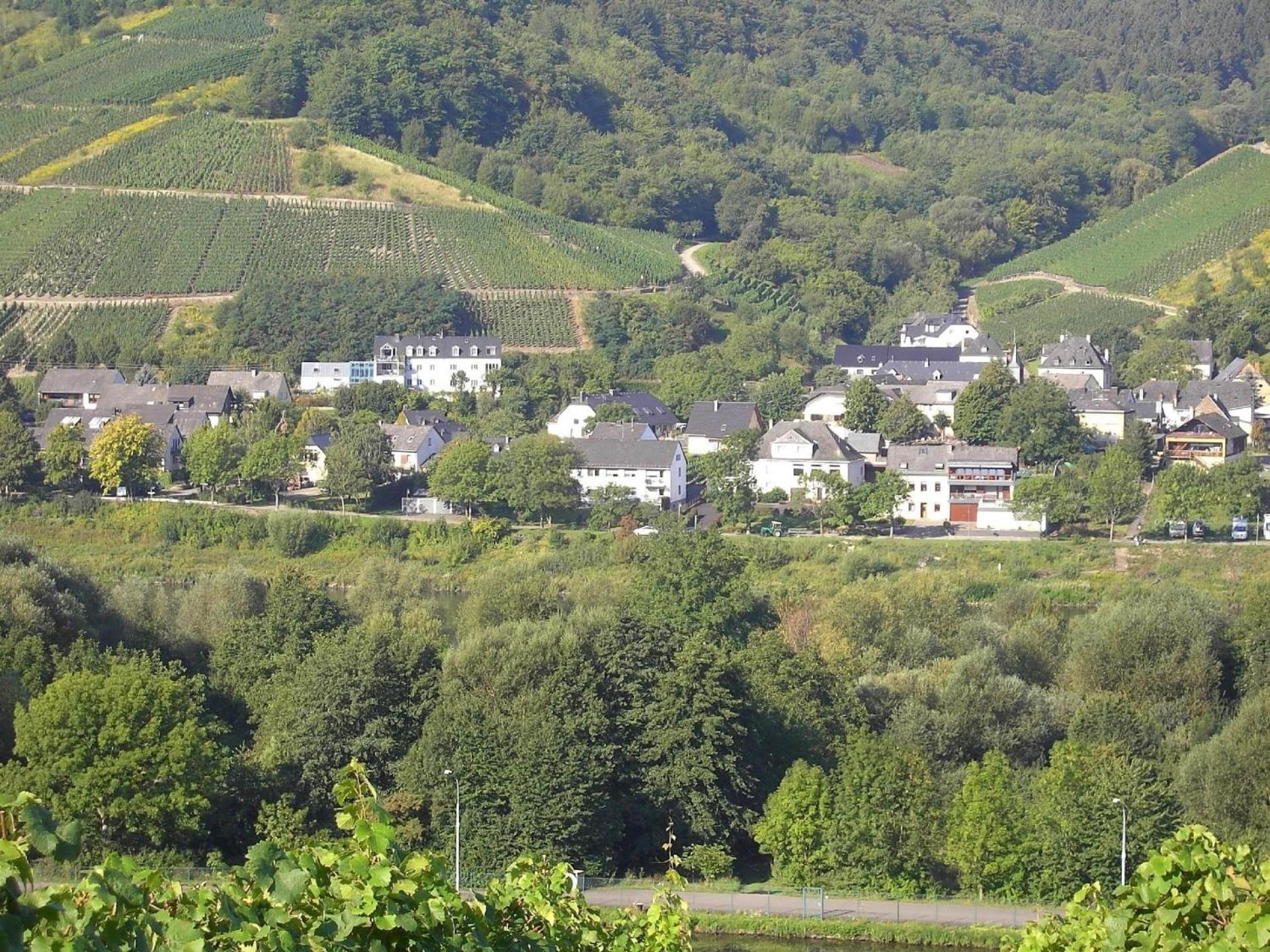 Ferienwohnung in Schleich mit Garten