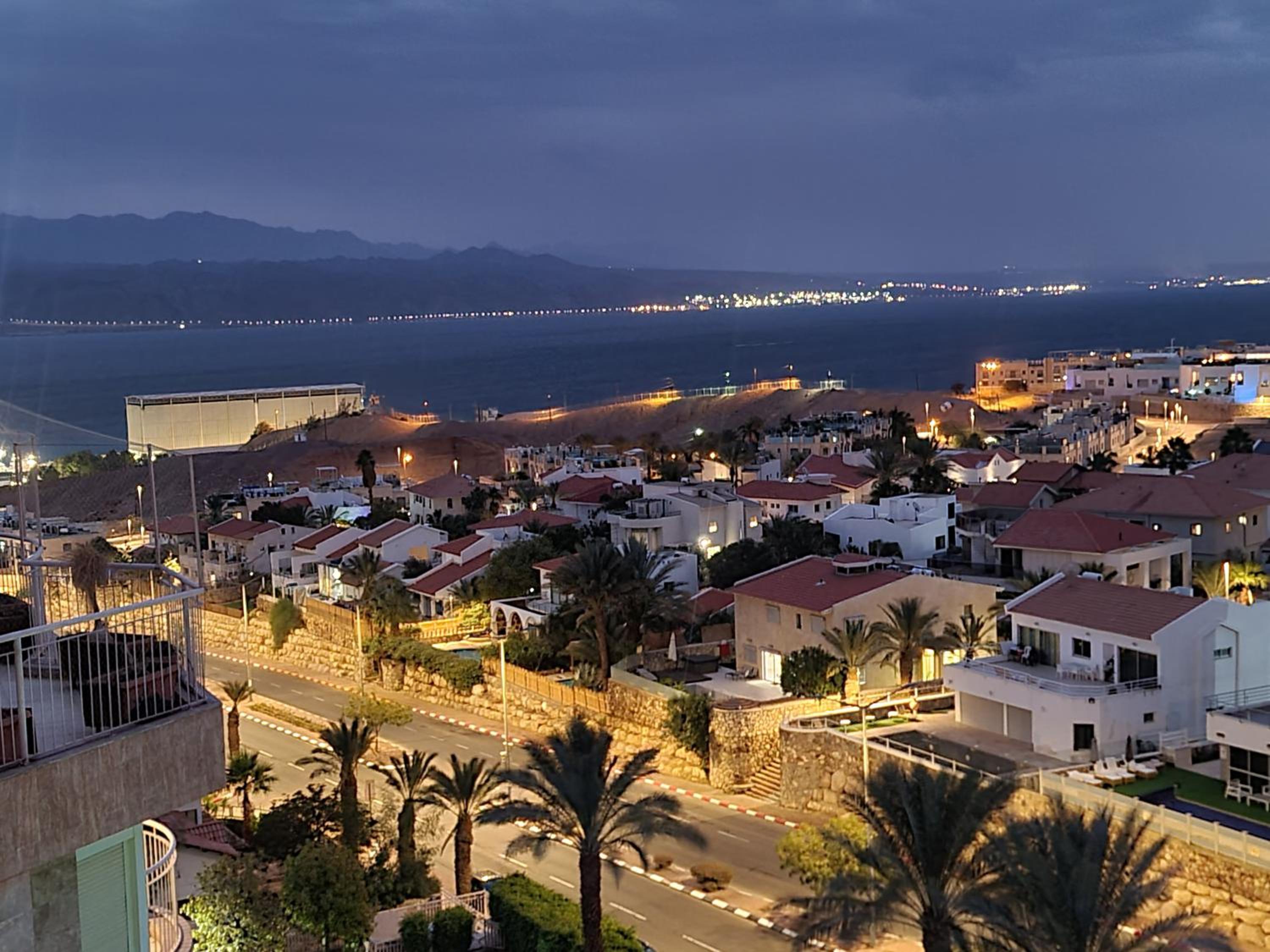 Exclusive Top Luxury Penthouse near the sea with Privat Roof-Pool