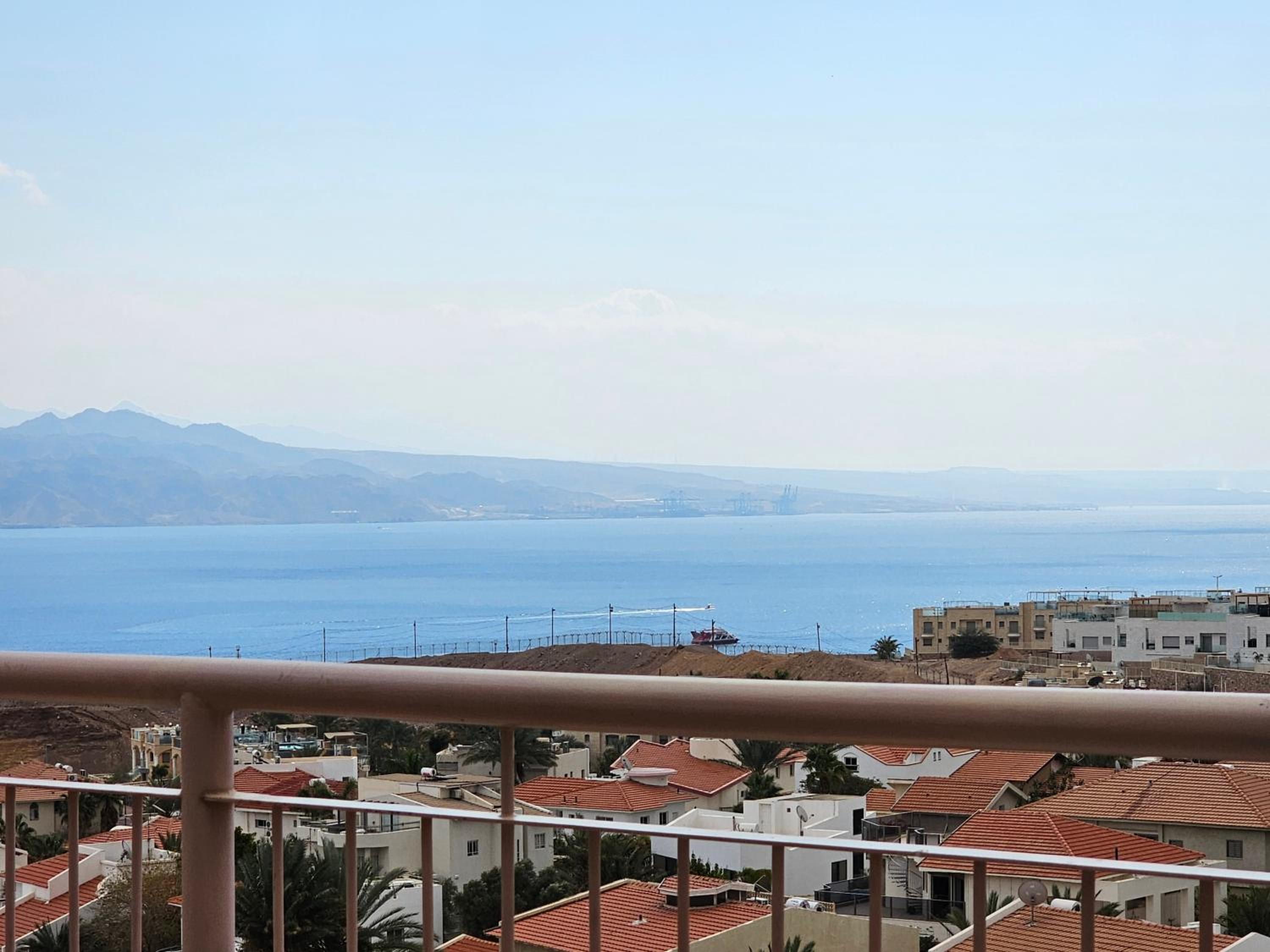 Exclusive Top Luxury Penthouse near the sea with Privat Roof-Pool