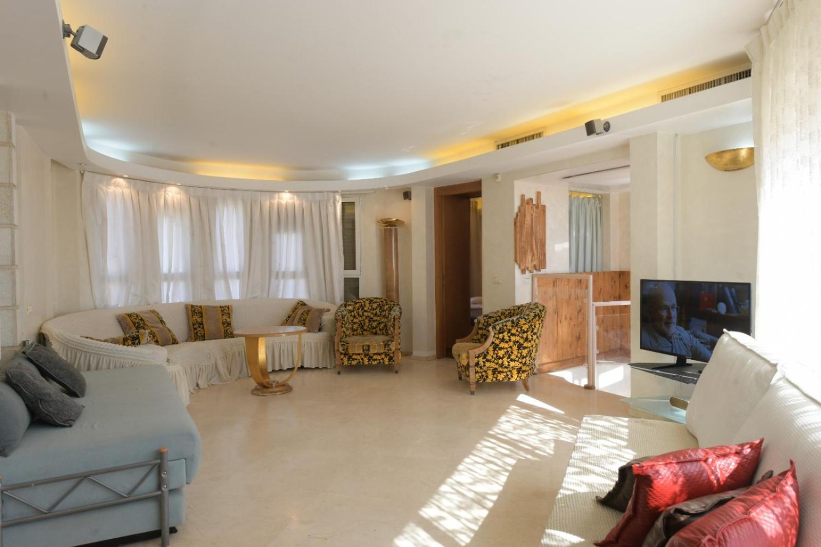 Exclusive Top Luxury Penthouse near the sea with Privat Roof-Pool