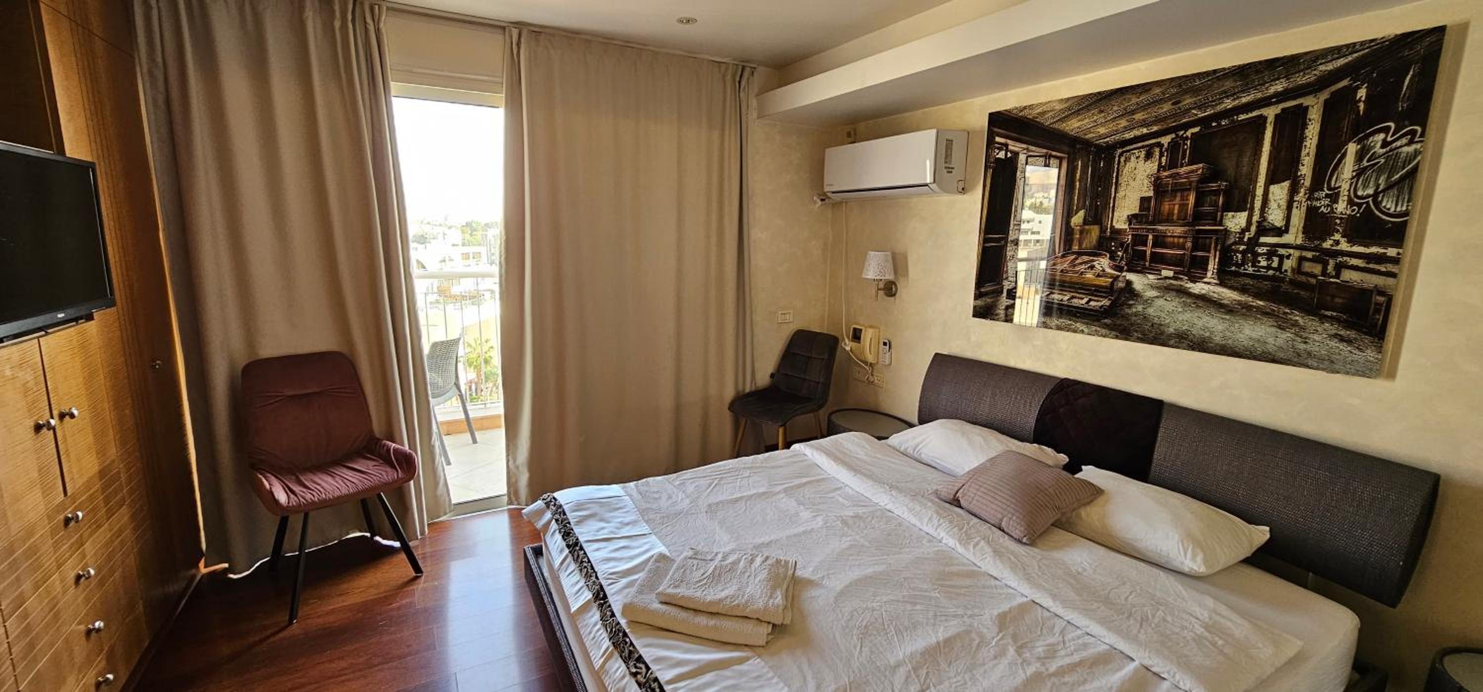 Exclusive Top Luxury Penthouse near the sea with Privat Roof-Pool