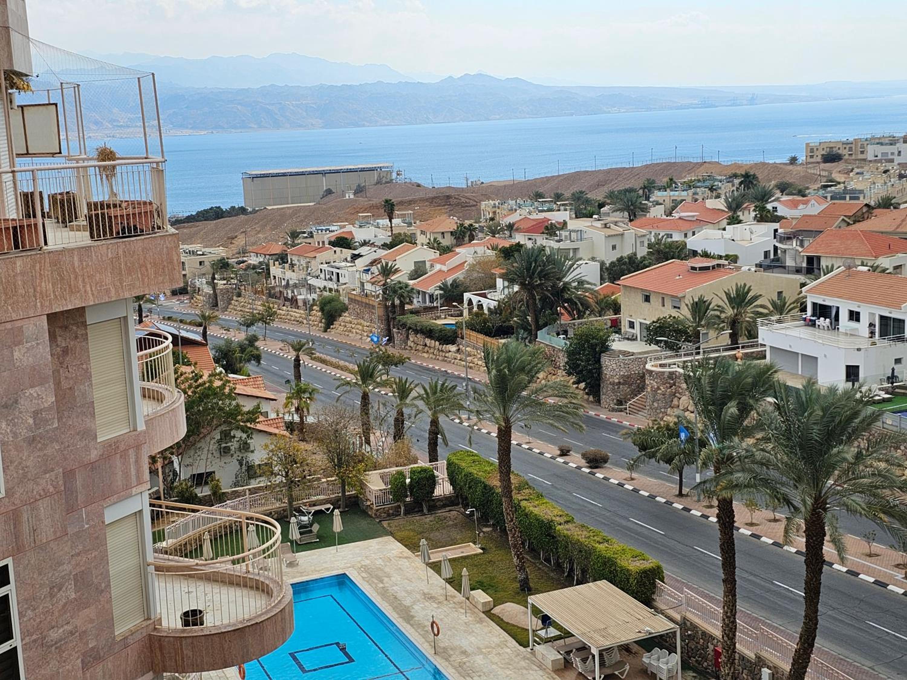 Exclusive Top Luxury Penthouse near the sea with Privat Roof-Pool