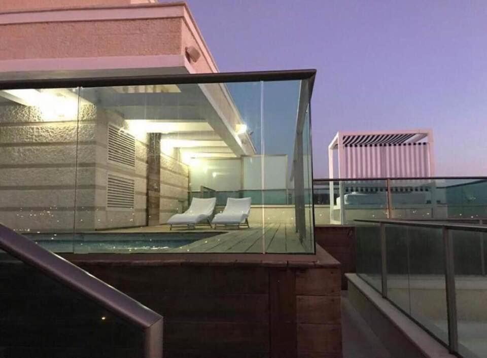 Exclusive Top Luxury Penthouse near the sea with Privat Roof-Pool