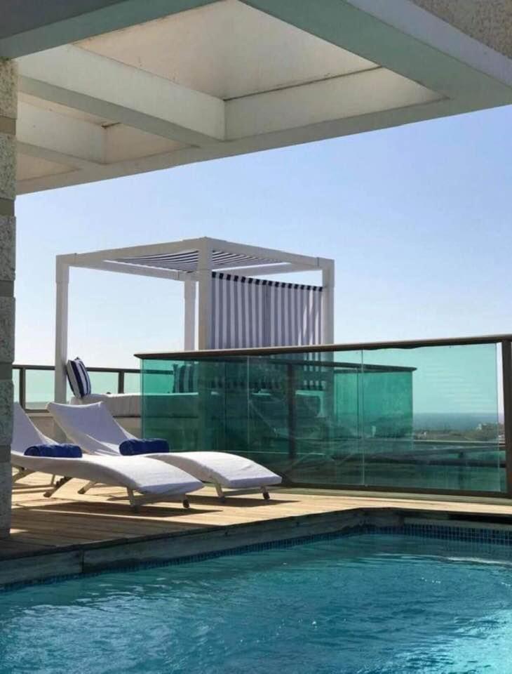 Exclusive Top Luxury Penthouse near the sea with Privat Roof-Pool