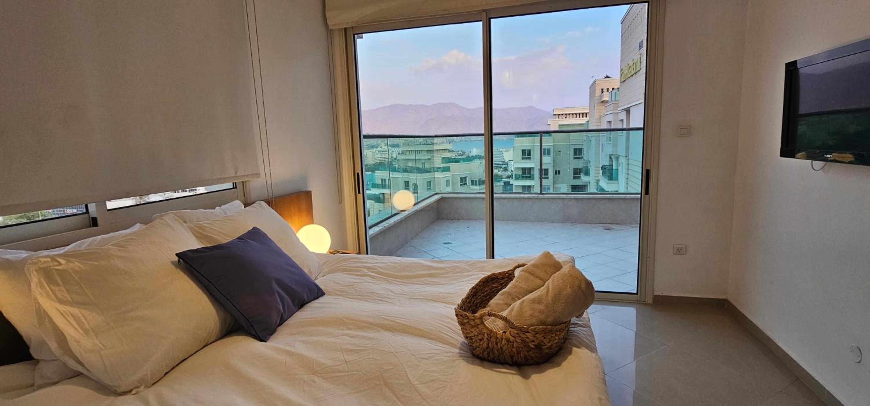 Exclusive Top Luxury Penthouse near the sea with Privat Roof-Pool