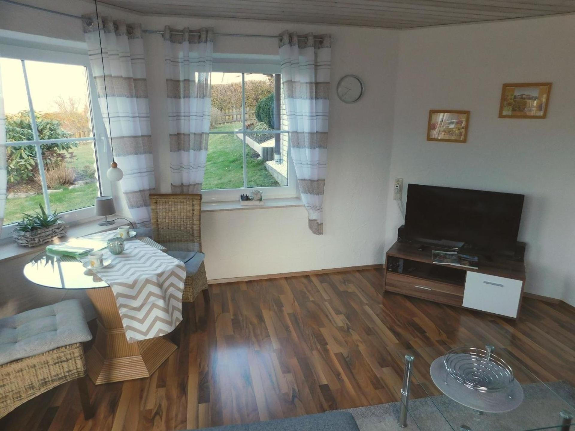Ferienwohnung Dünschede mit Garten und Terrasse