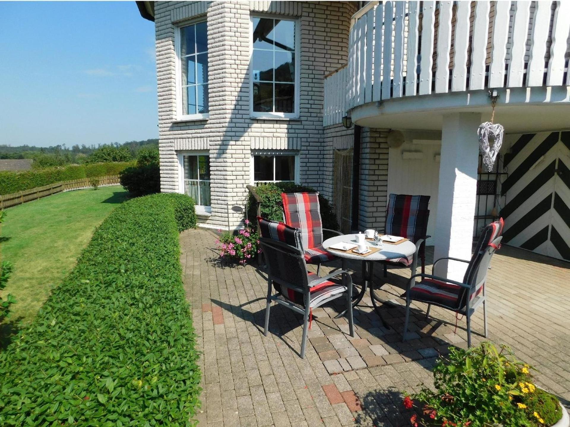Ferienwohnung Dünschede mit Garten und Terrasse