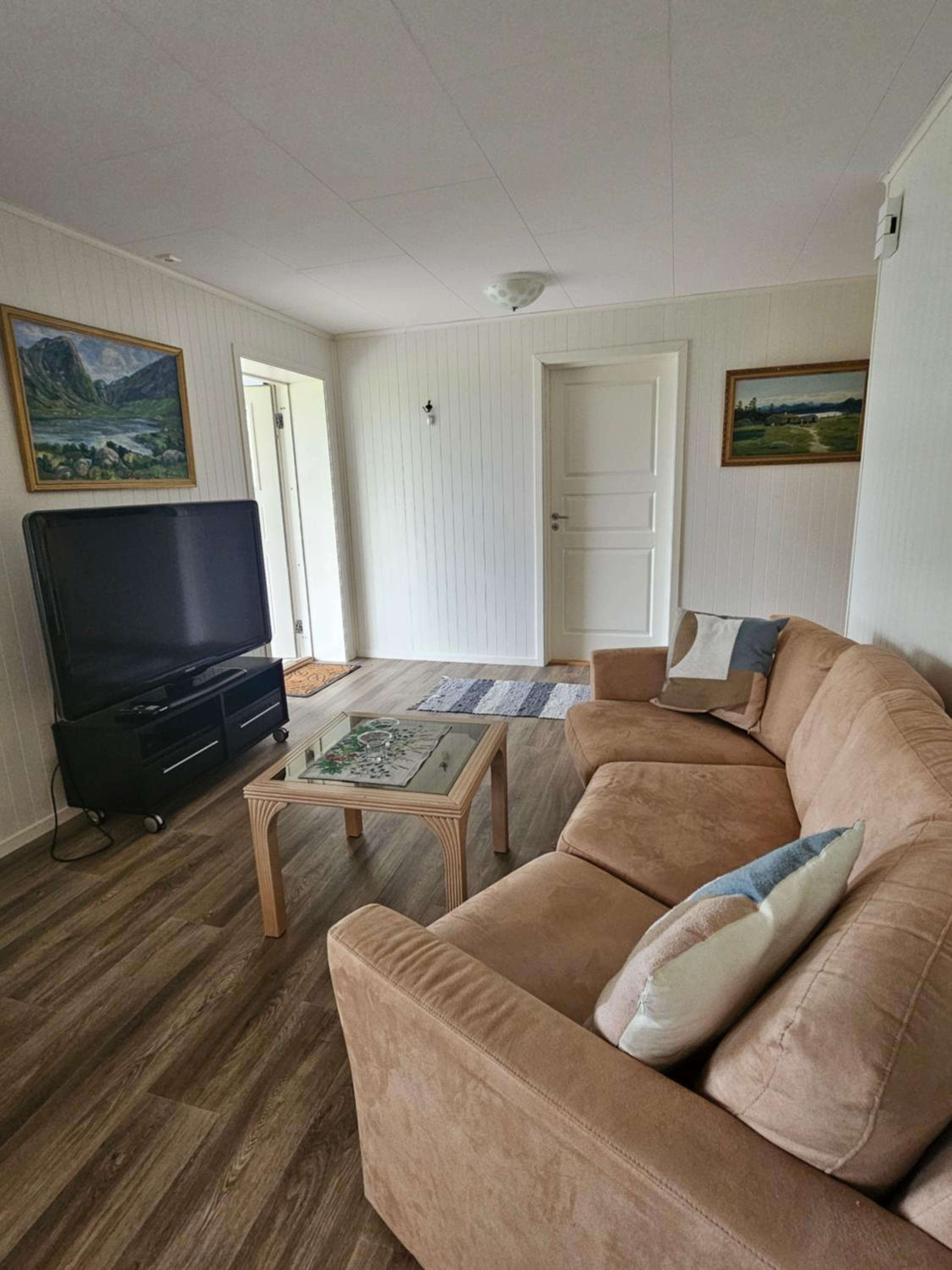 Gårdsidyll i flotte omgivelser