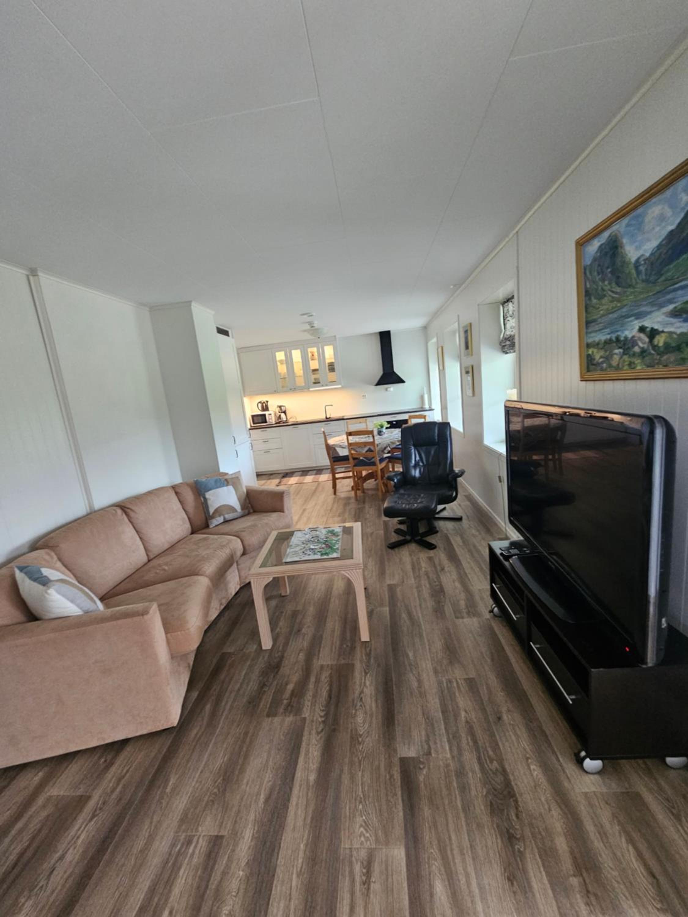 Gårdsidyll i flotte omgivelser