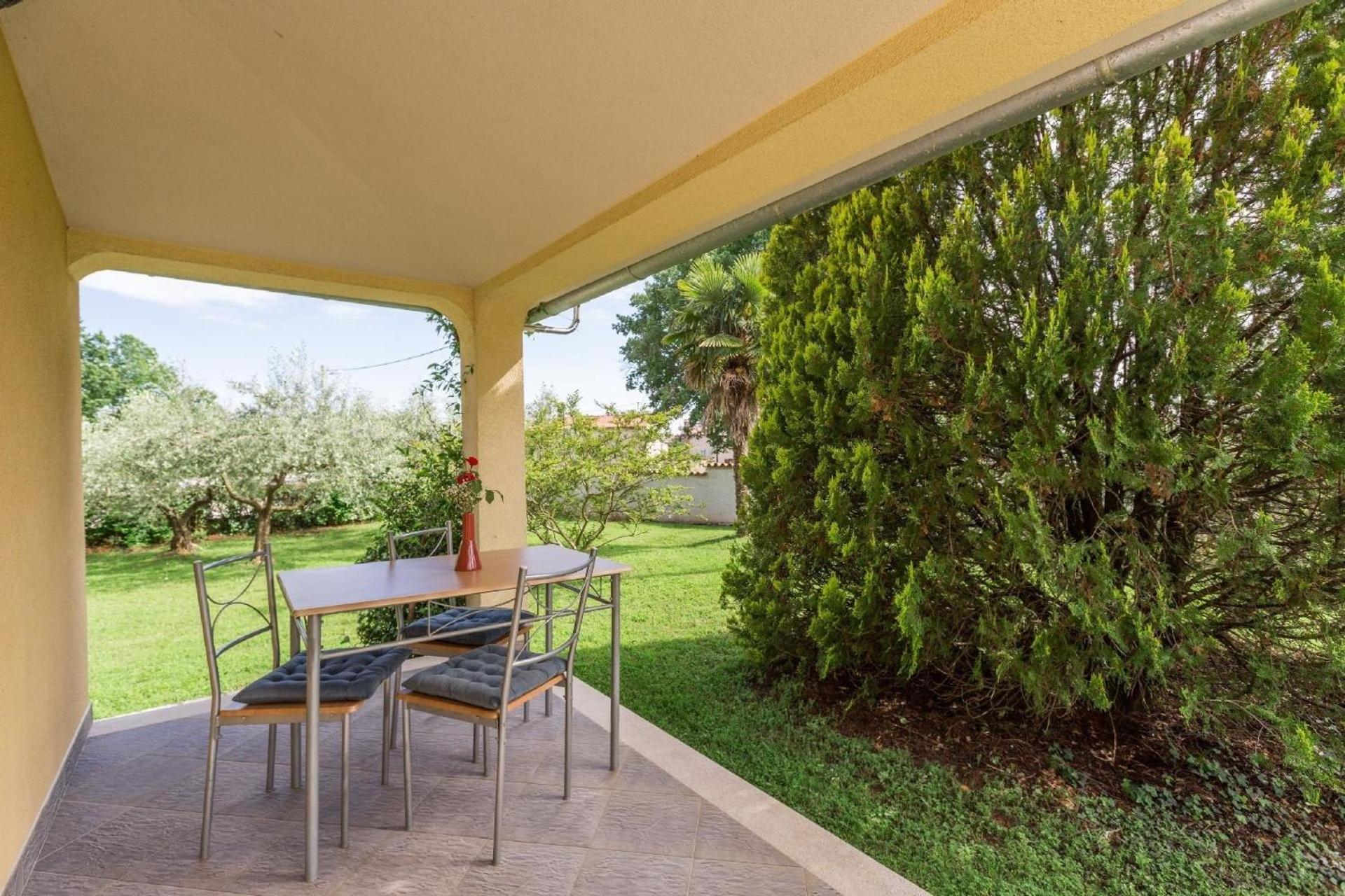Ferienwohnung Adelia mit gemeinsamem Pool
