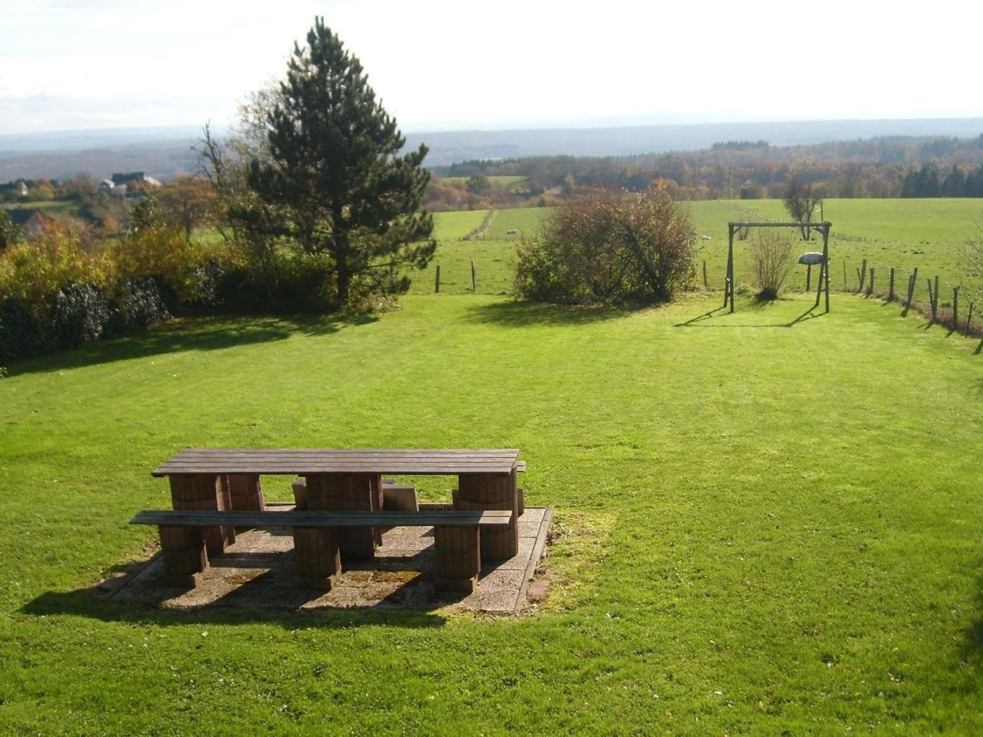 Ein Chalet mit großem Garten und Panoramablick