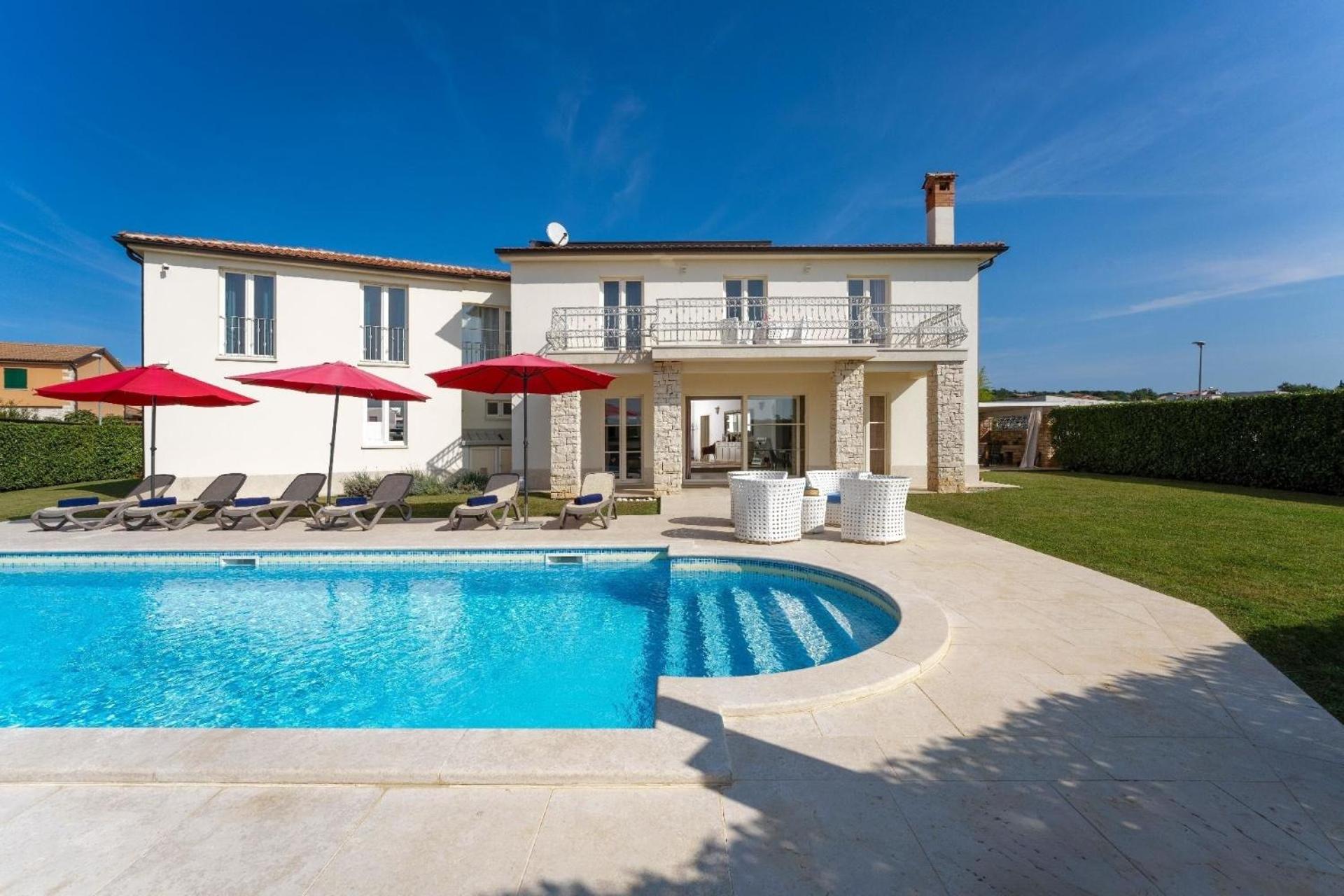 Haustierfreundliche Villa Bincila mit Pool