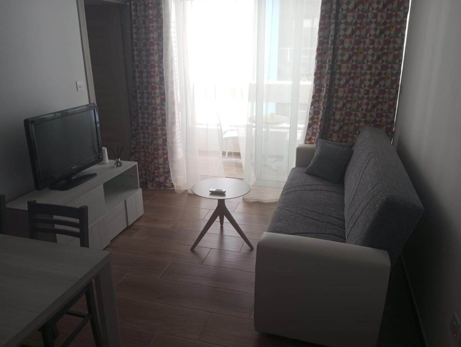 Brand New - Apartment 1008 photo 3