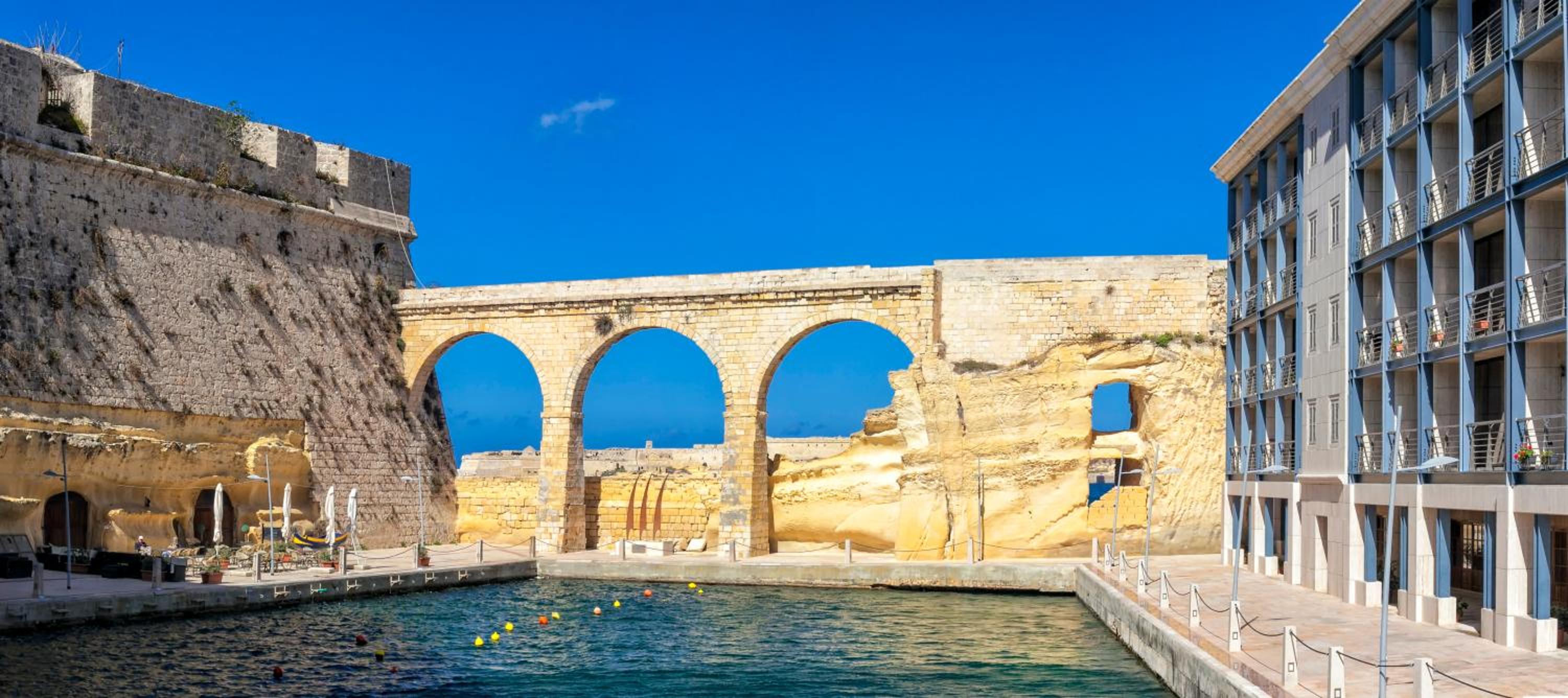 Historic Vittoriosa Maisonette with Sea View photo 5