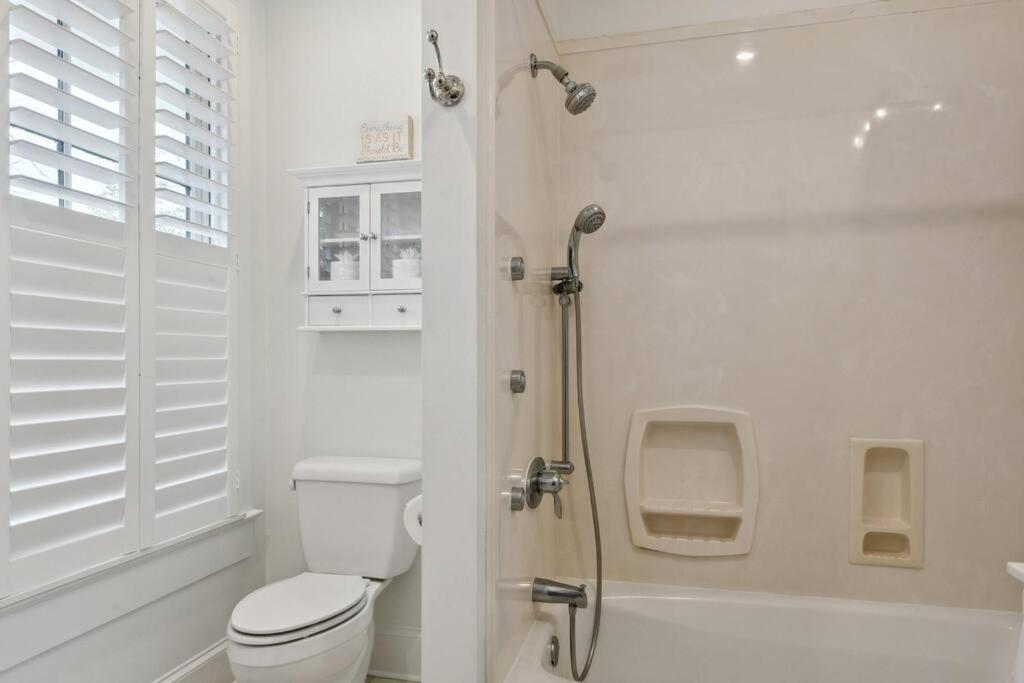 Charming Cottage and Guest House a block to beach! view 5