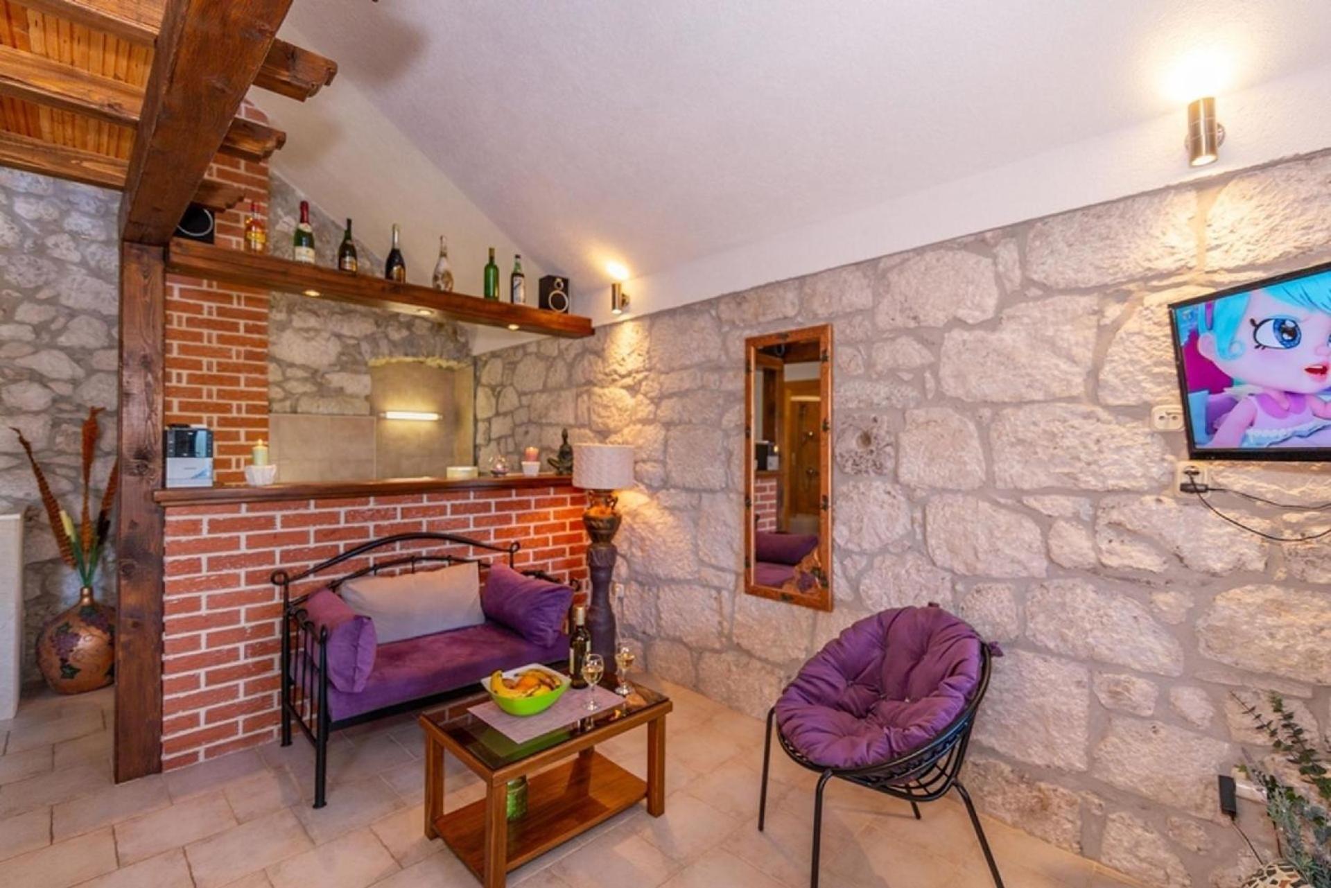 Ferienhaus Nikola mit beheiztem Pool view 3