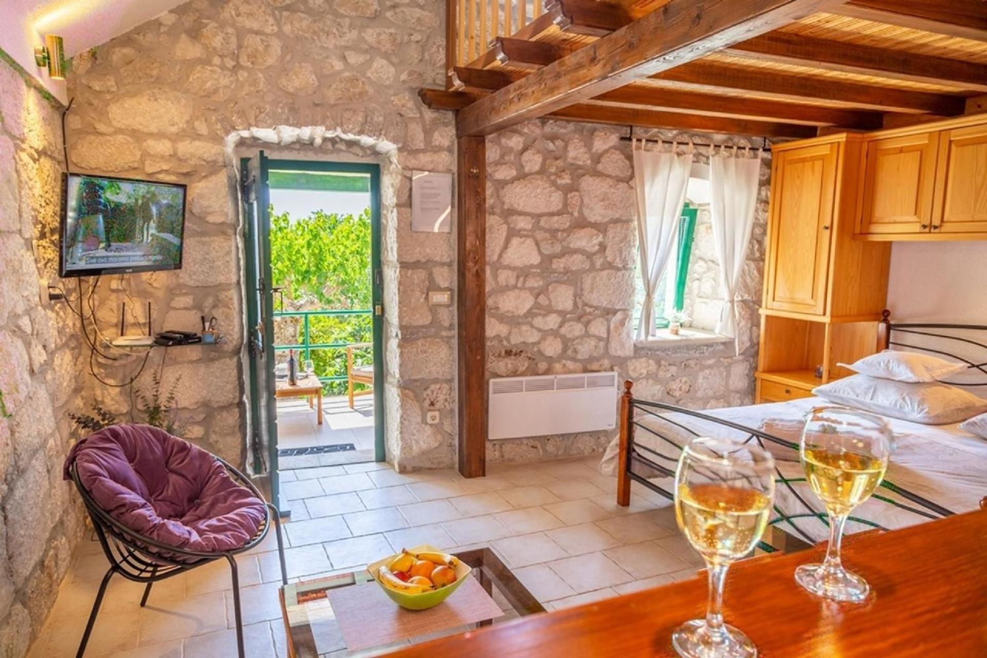 Ferienhaus Nikola mit beheiztem Pool view 4