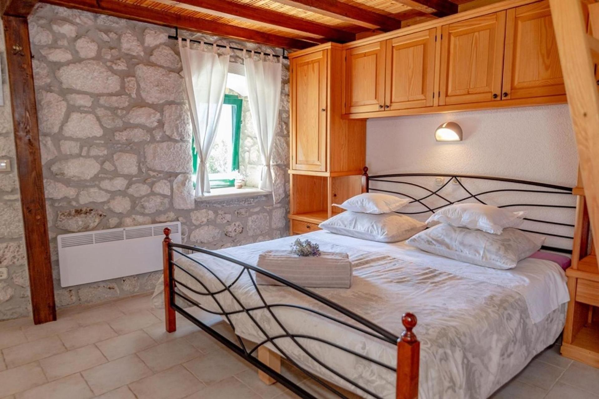 Ferienhaus Nikola mit beheiztem Pool view 5