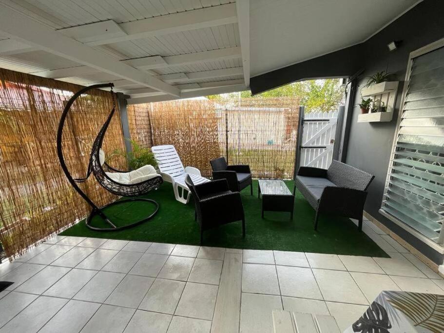 Tartane Logement familial en bord de mer avec accès direct plage & surf