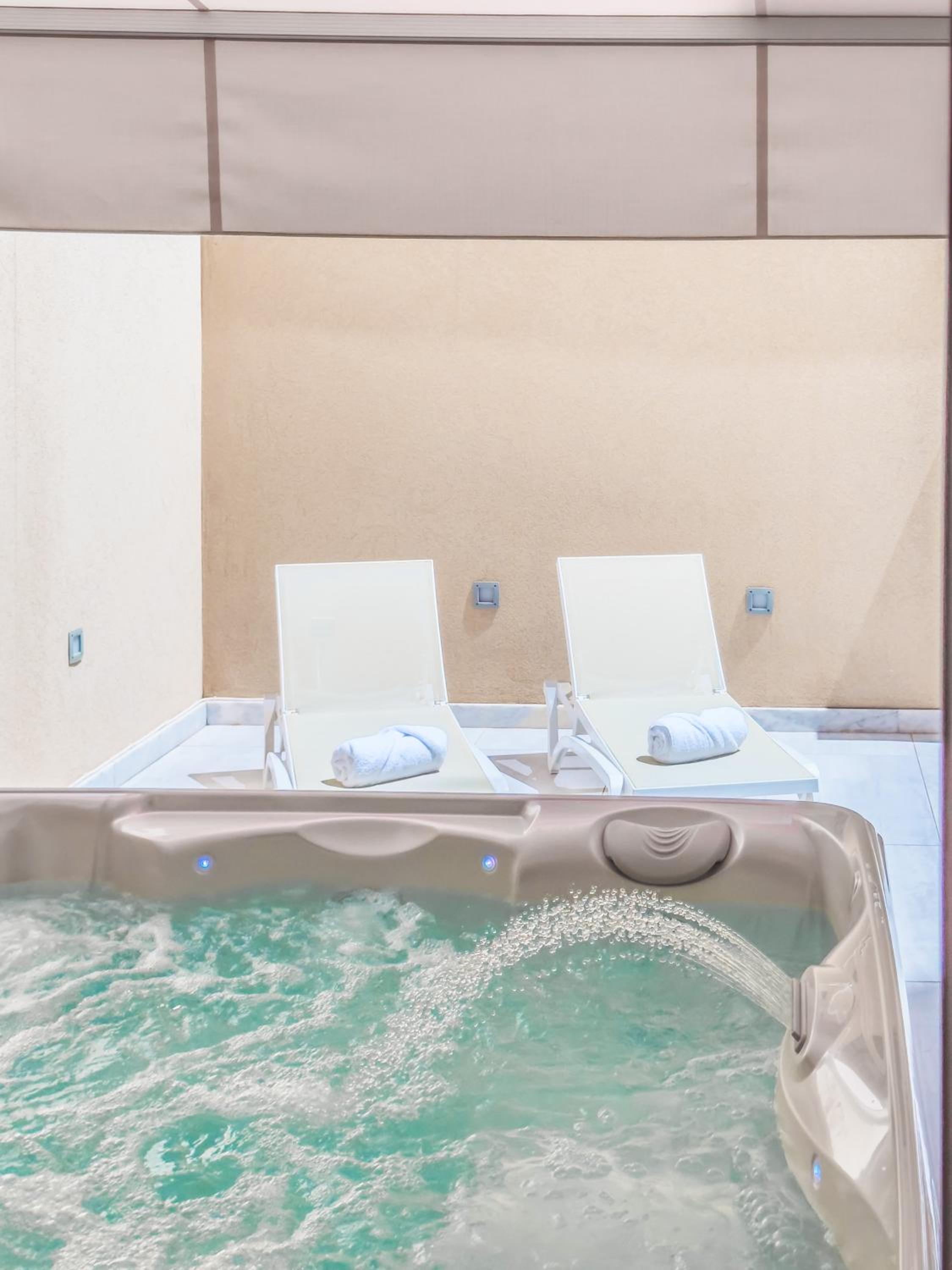 Hotel Duplex Maisonette Sliema With Jacuzzi
