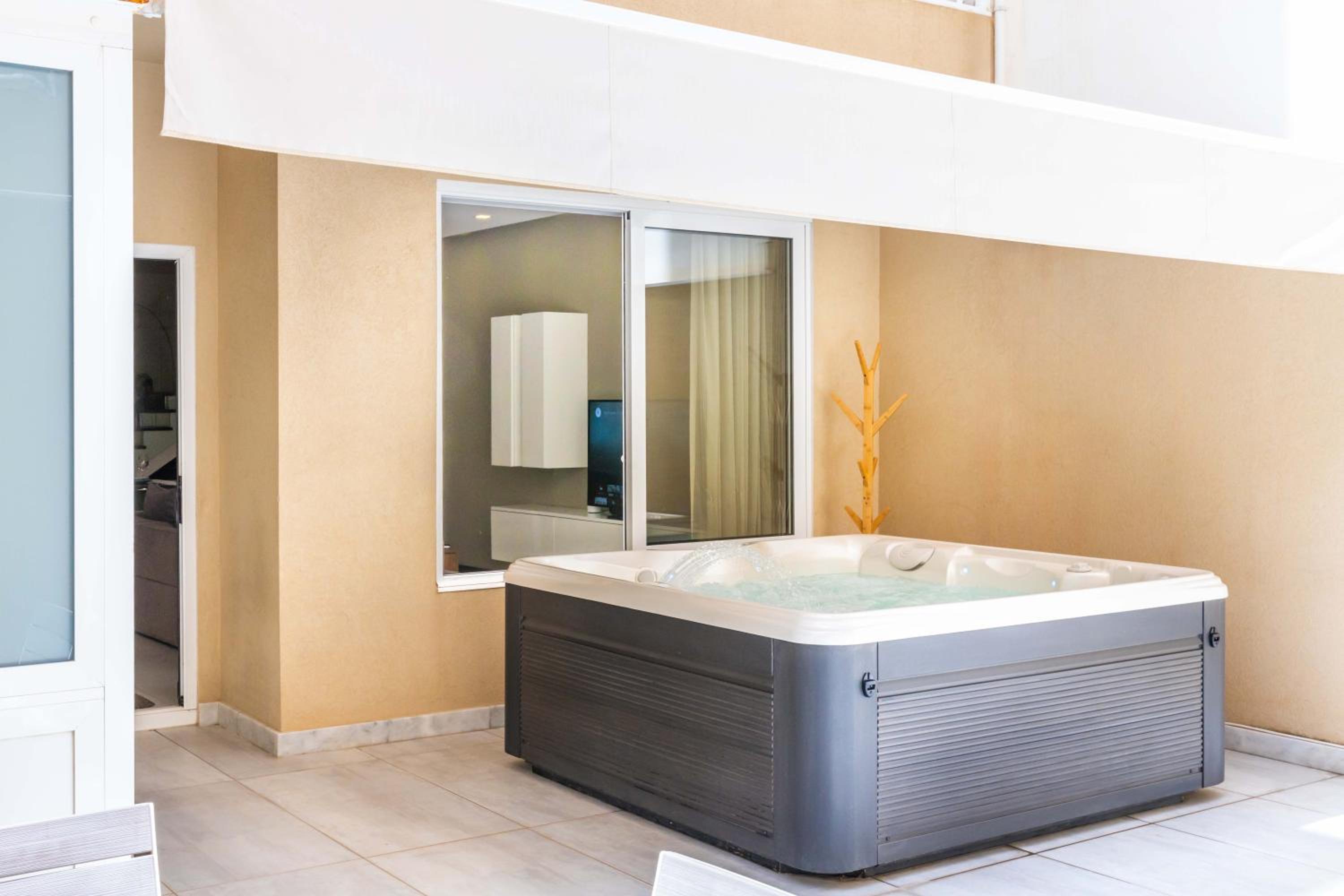 Duplex Maisonette Sliema with Jacuzzi by Arco Collection view 2