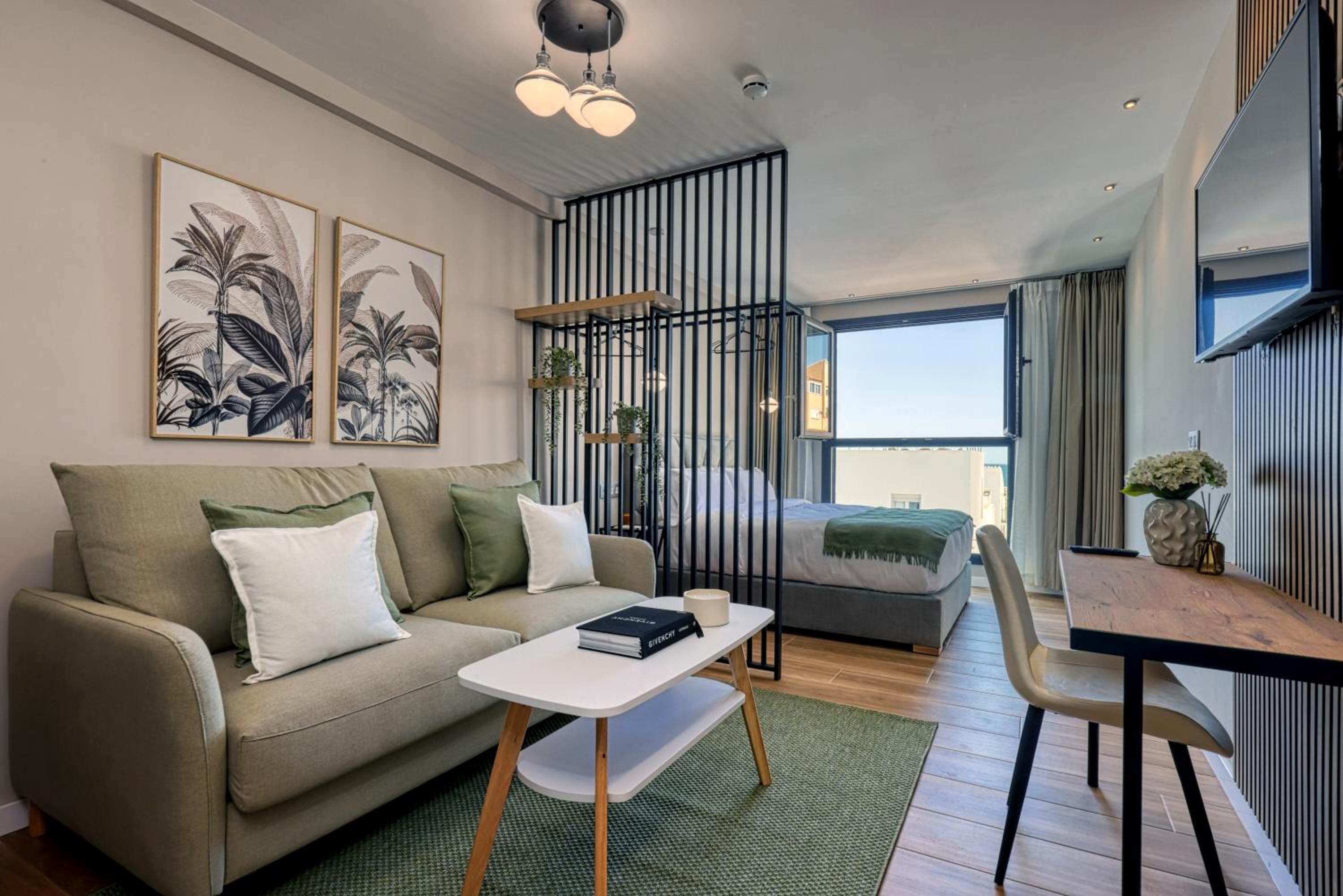 Hotel Palm Suites - Image 1