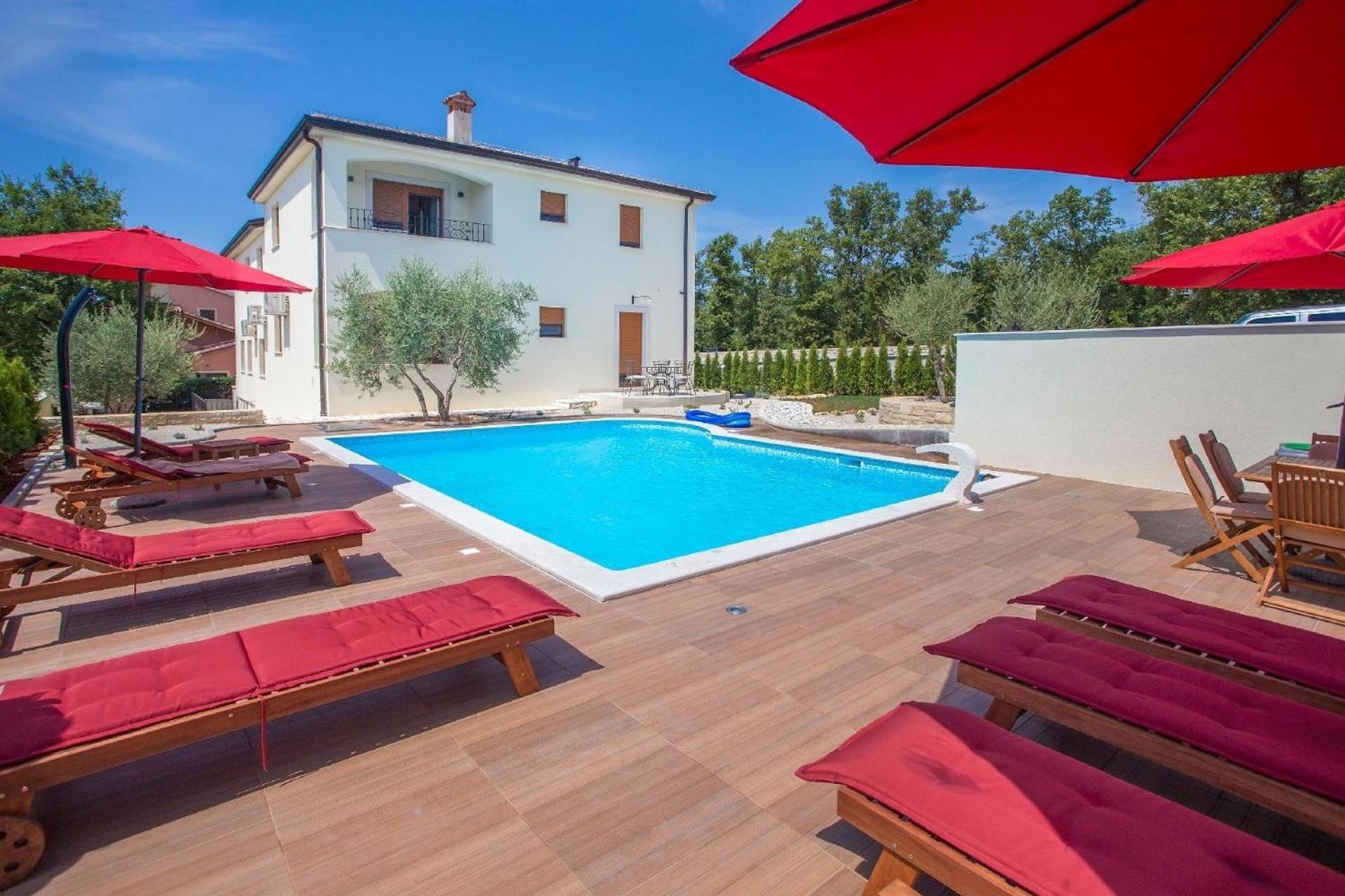 Ferienwohnung Birikina 5 mit Pool