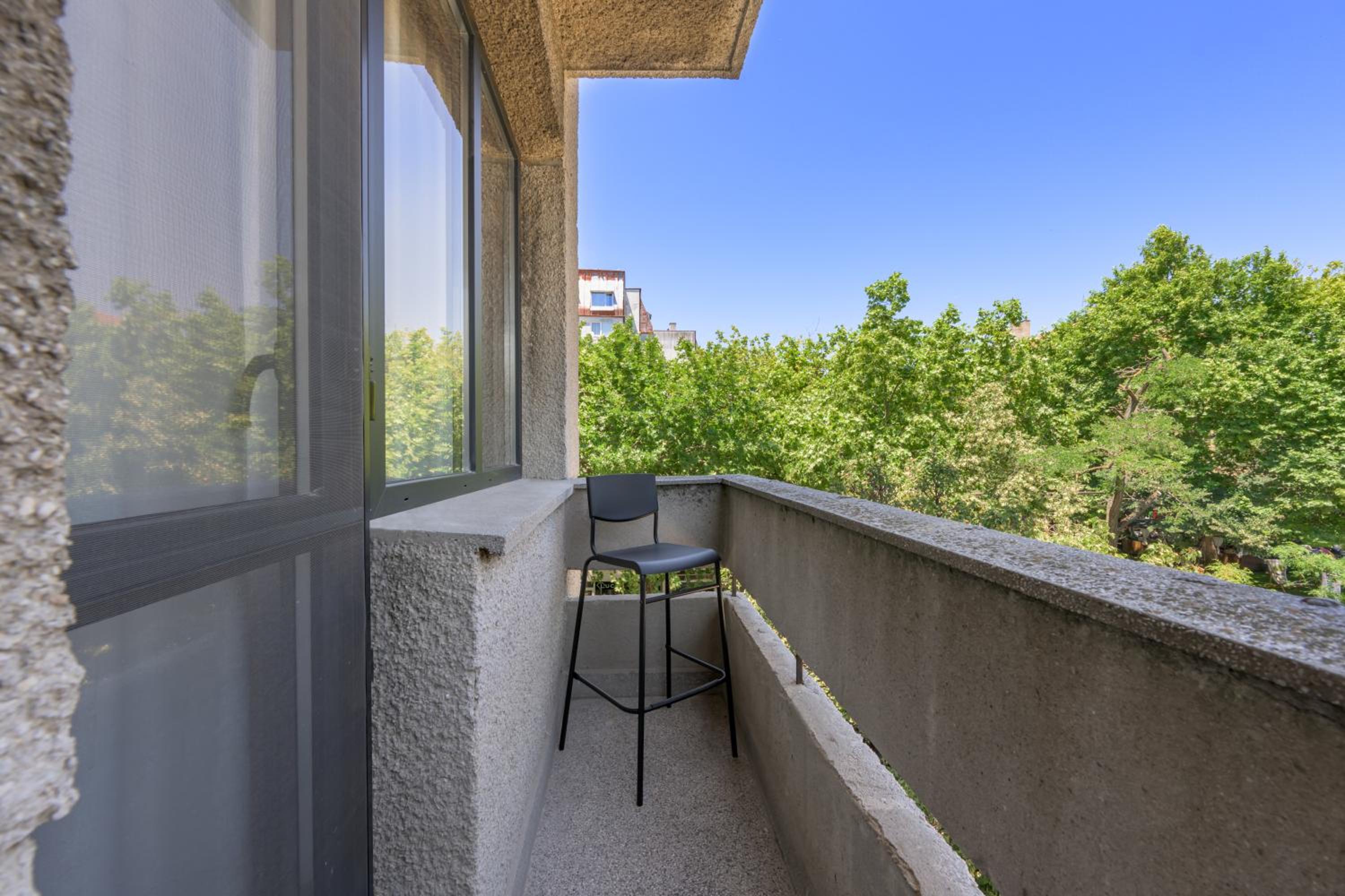 ELI-ANDON APARTMENt