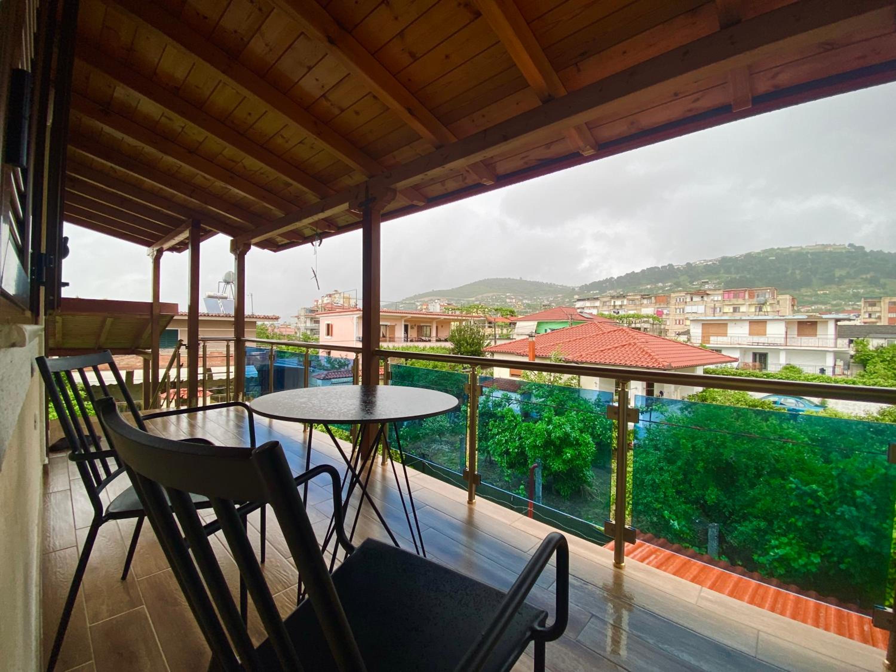 Villa Berat - View of Berat Castle & Traditional Breakfast