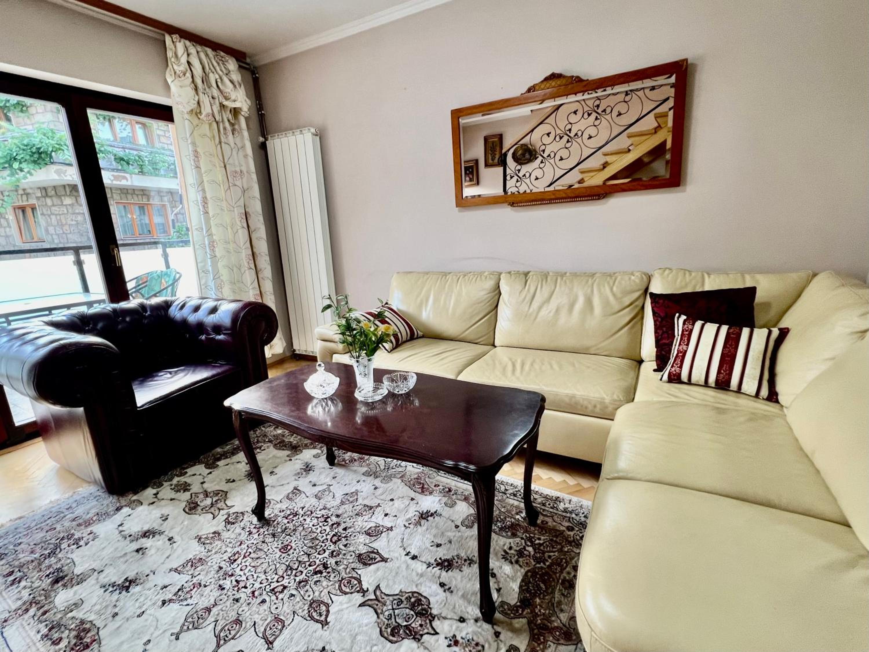 Residential Old Town Villa with Private Parking