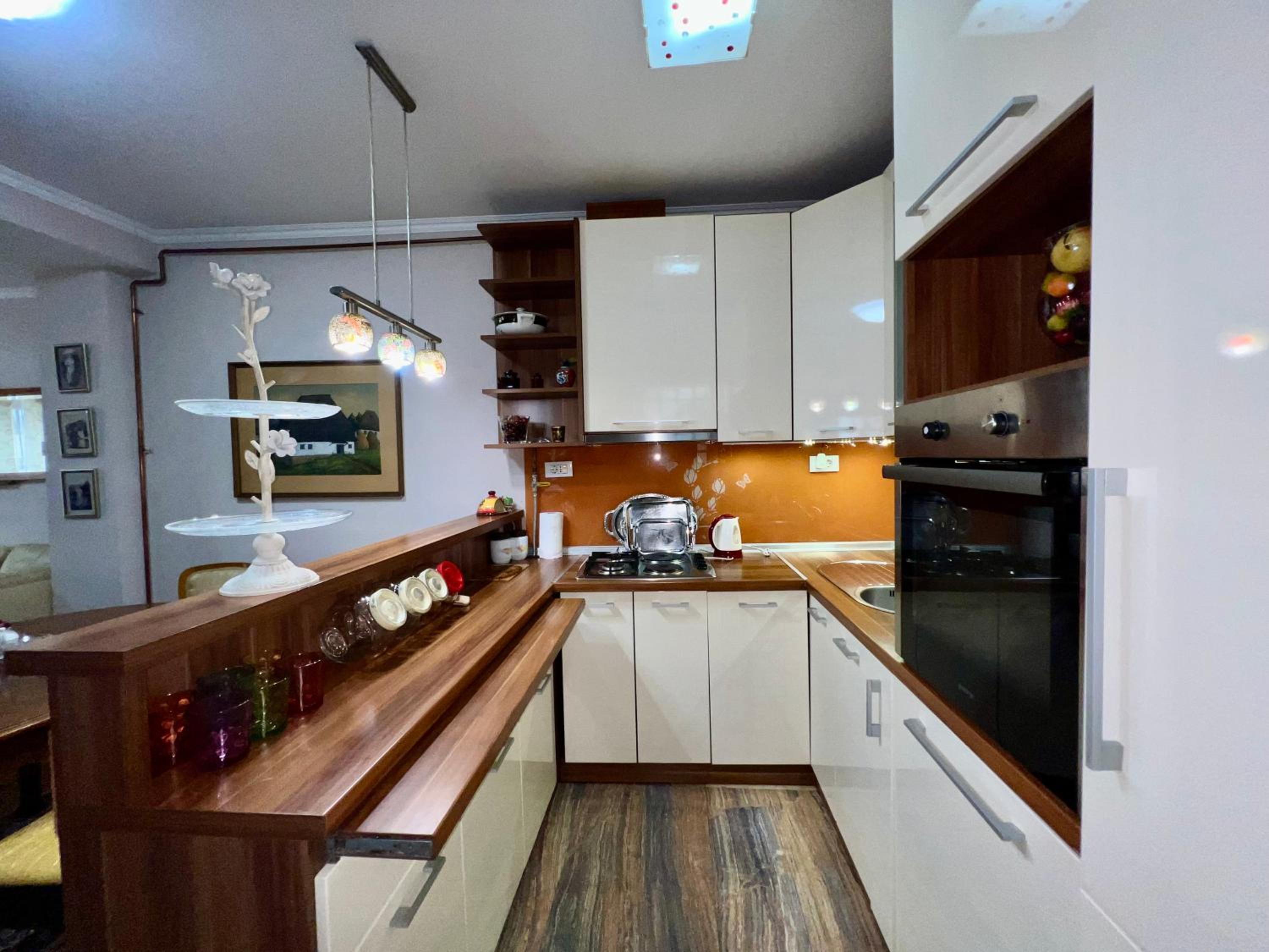 Residential Old Town Villa with Private Parking
