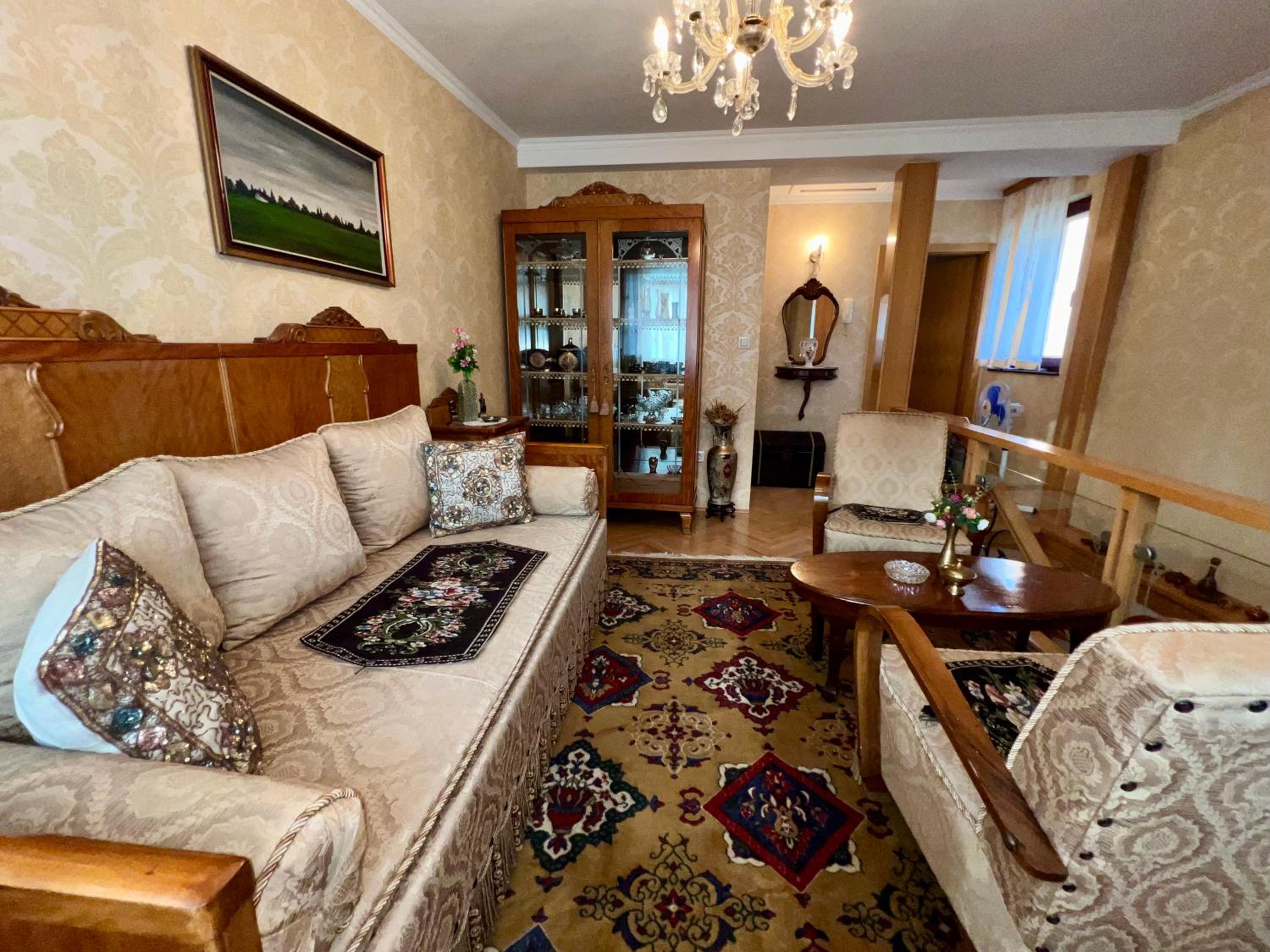 Residential Old Town Villa with Private Parking
