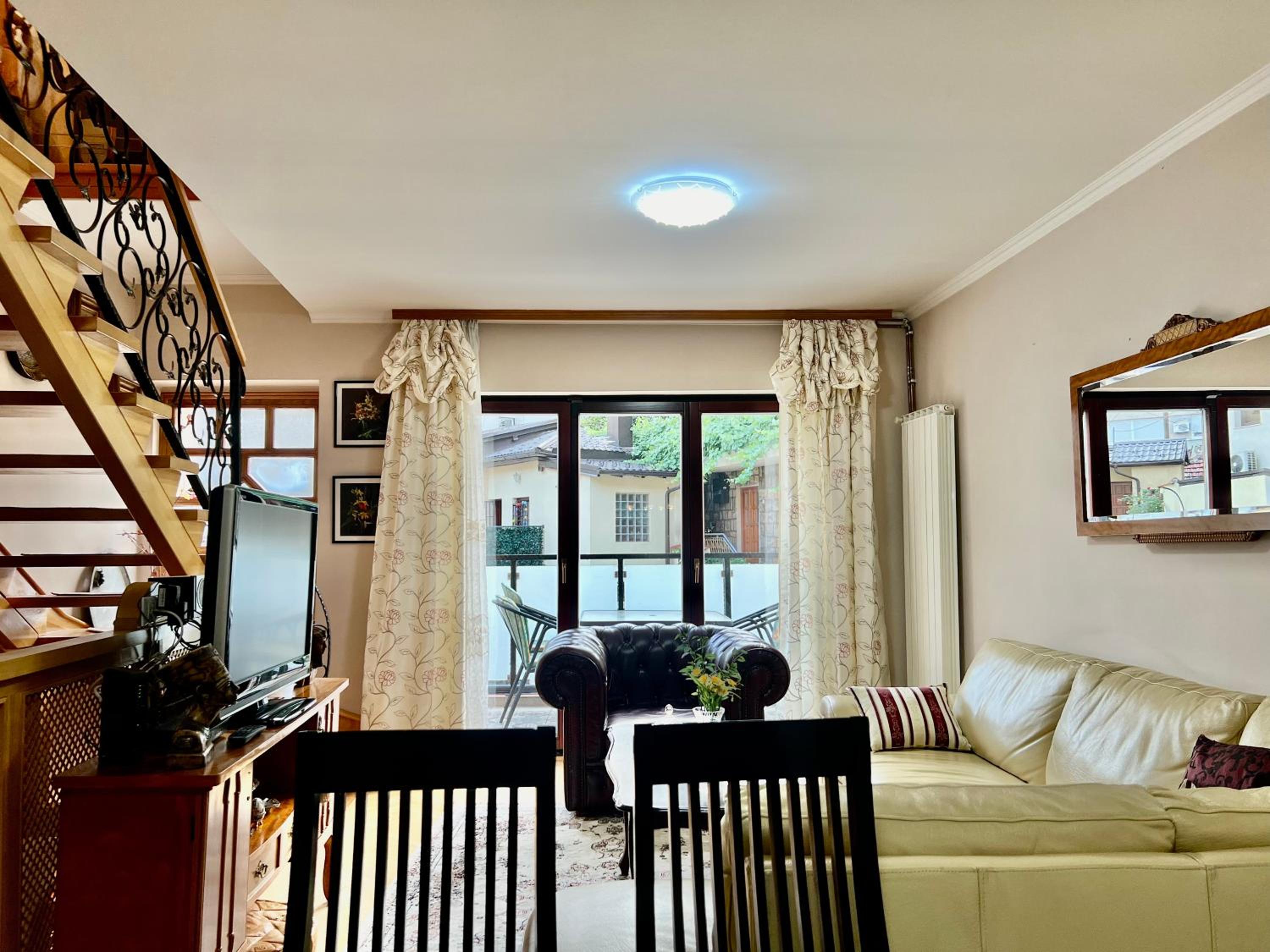 Residential Old Town Villa with Private Parking