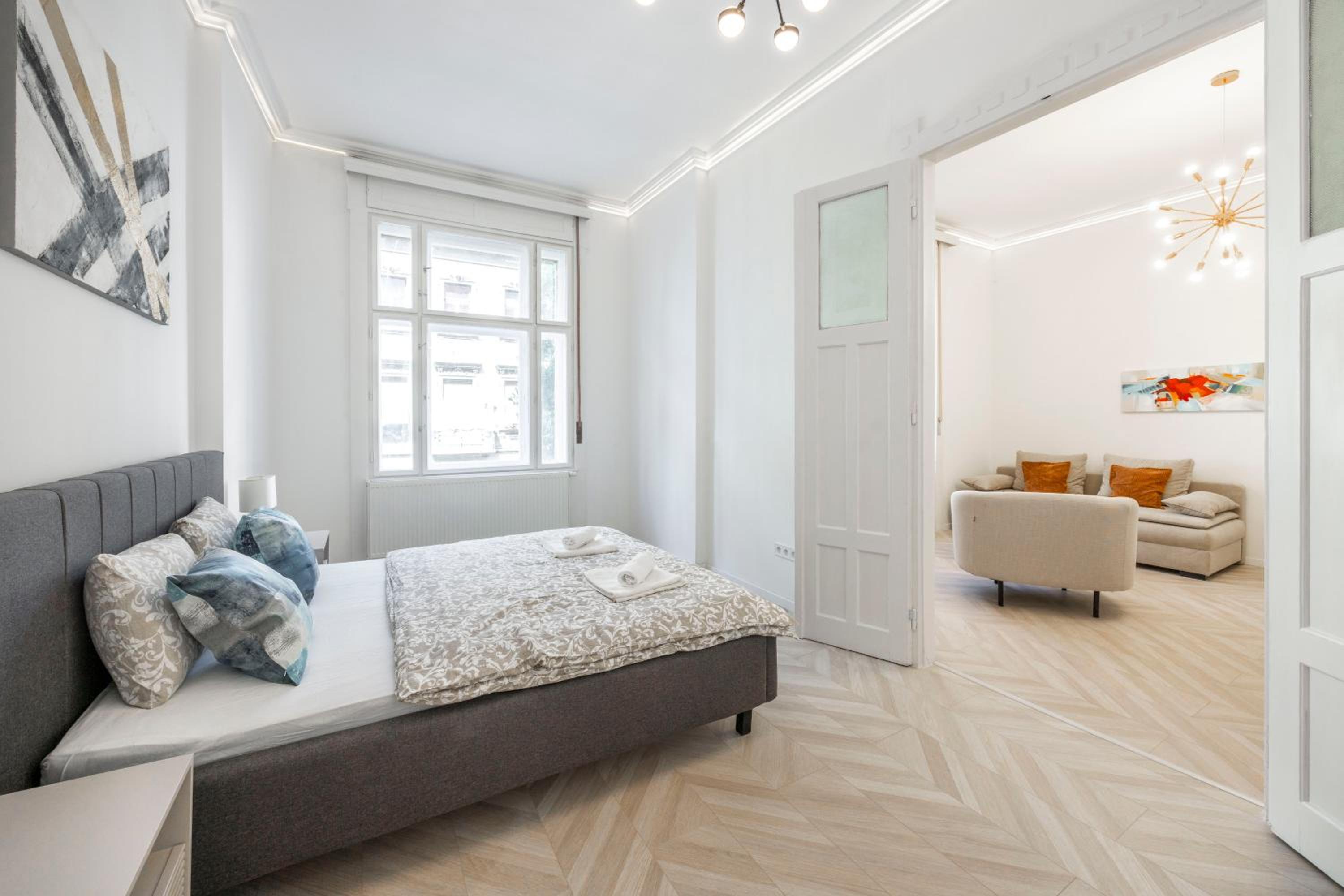 Classy & Cozy Dream Home in the Center of Budapest view 4