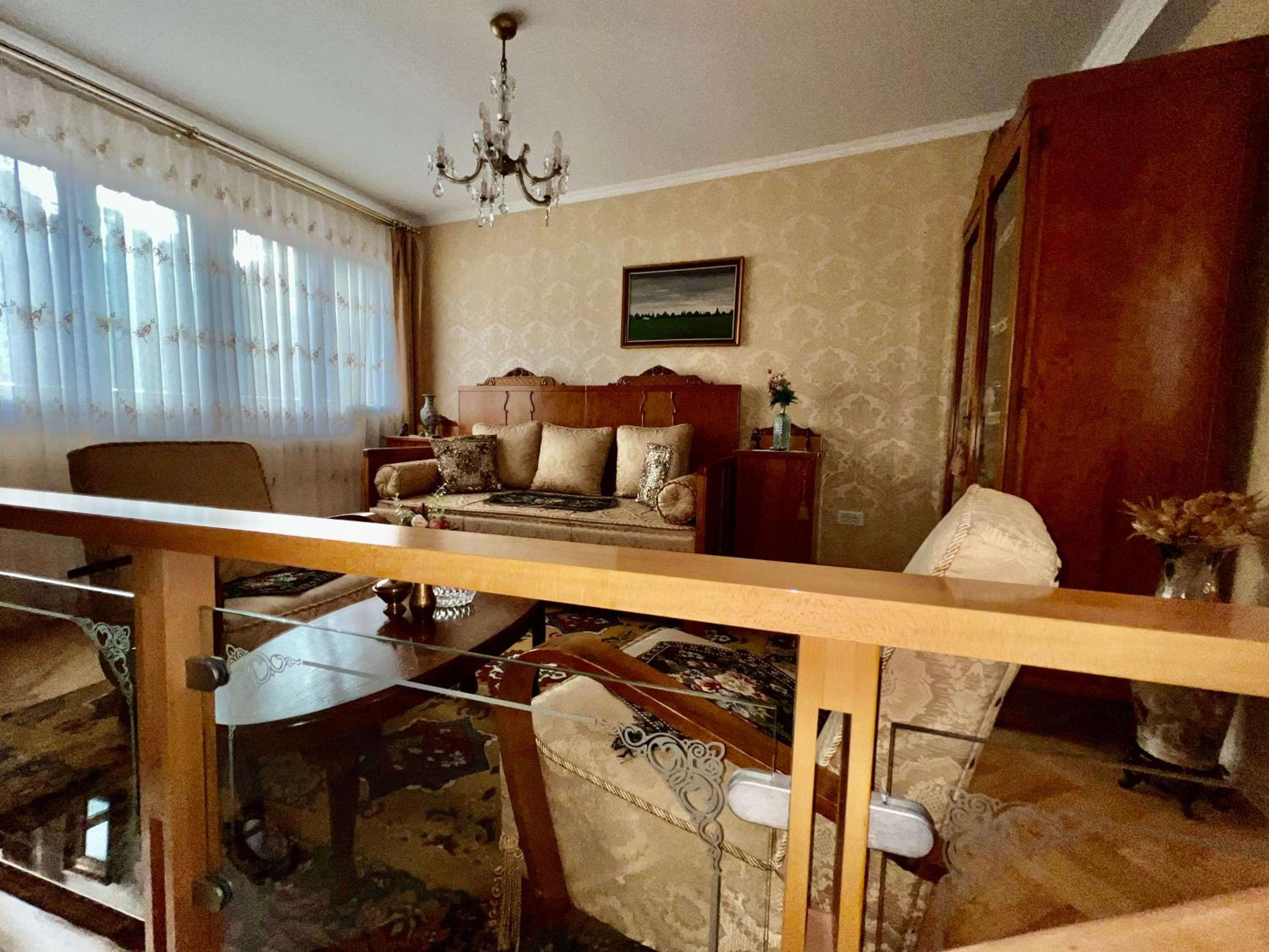 Residential Old Town Villa with Private Parking