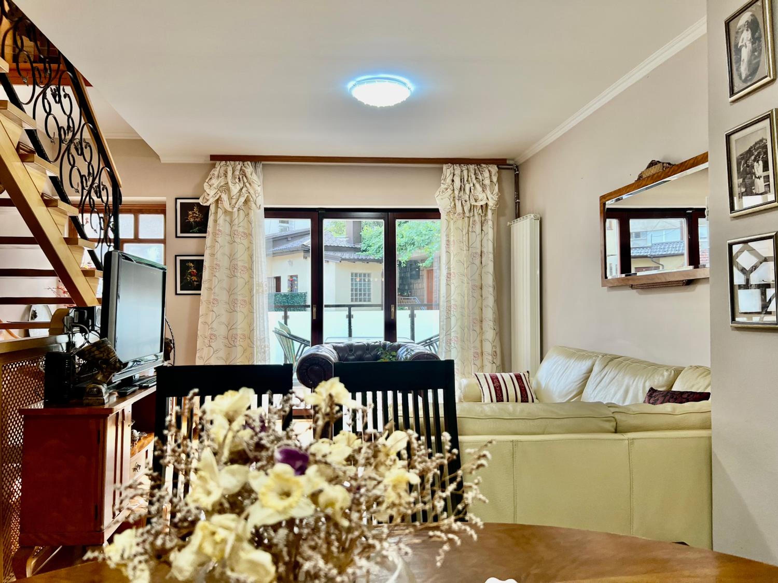 Residential Old Town Villa with Private Parking