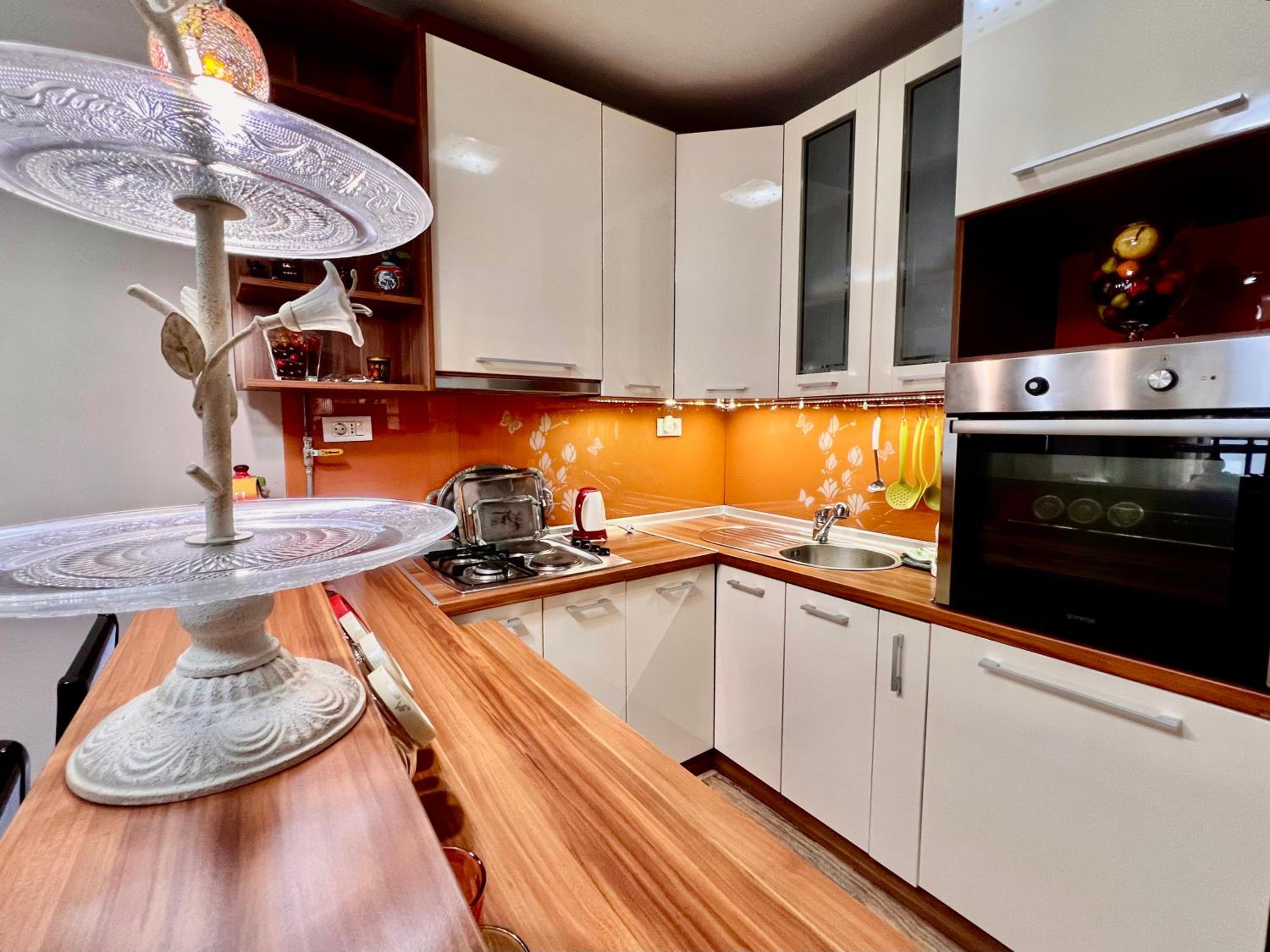 Residential Old Town Villa with Private Parking