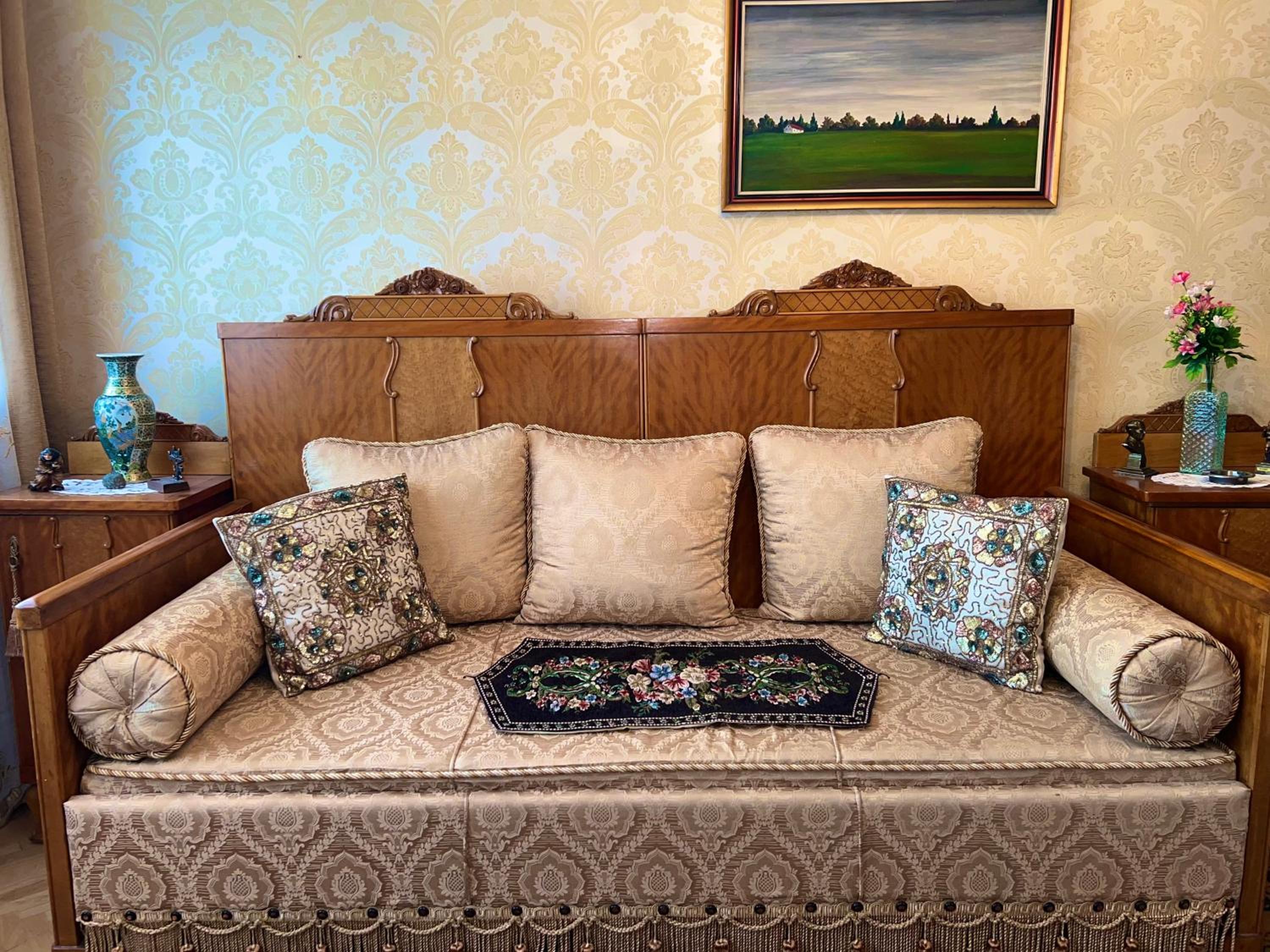 Residential Old Town Villa with Private Parking