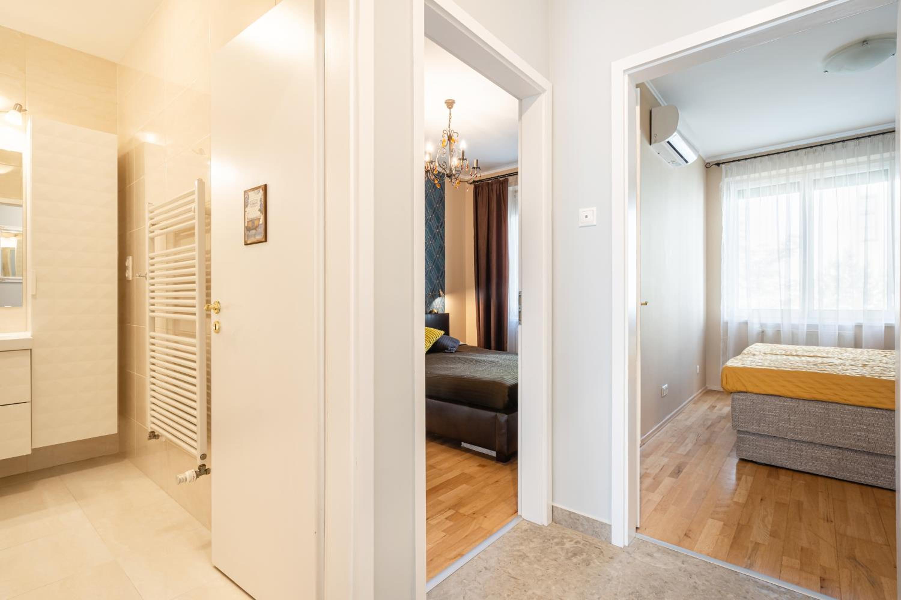 Angel Apartment with Free Garage Parking view 4