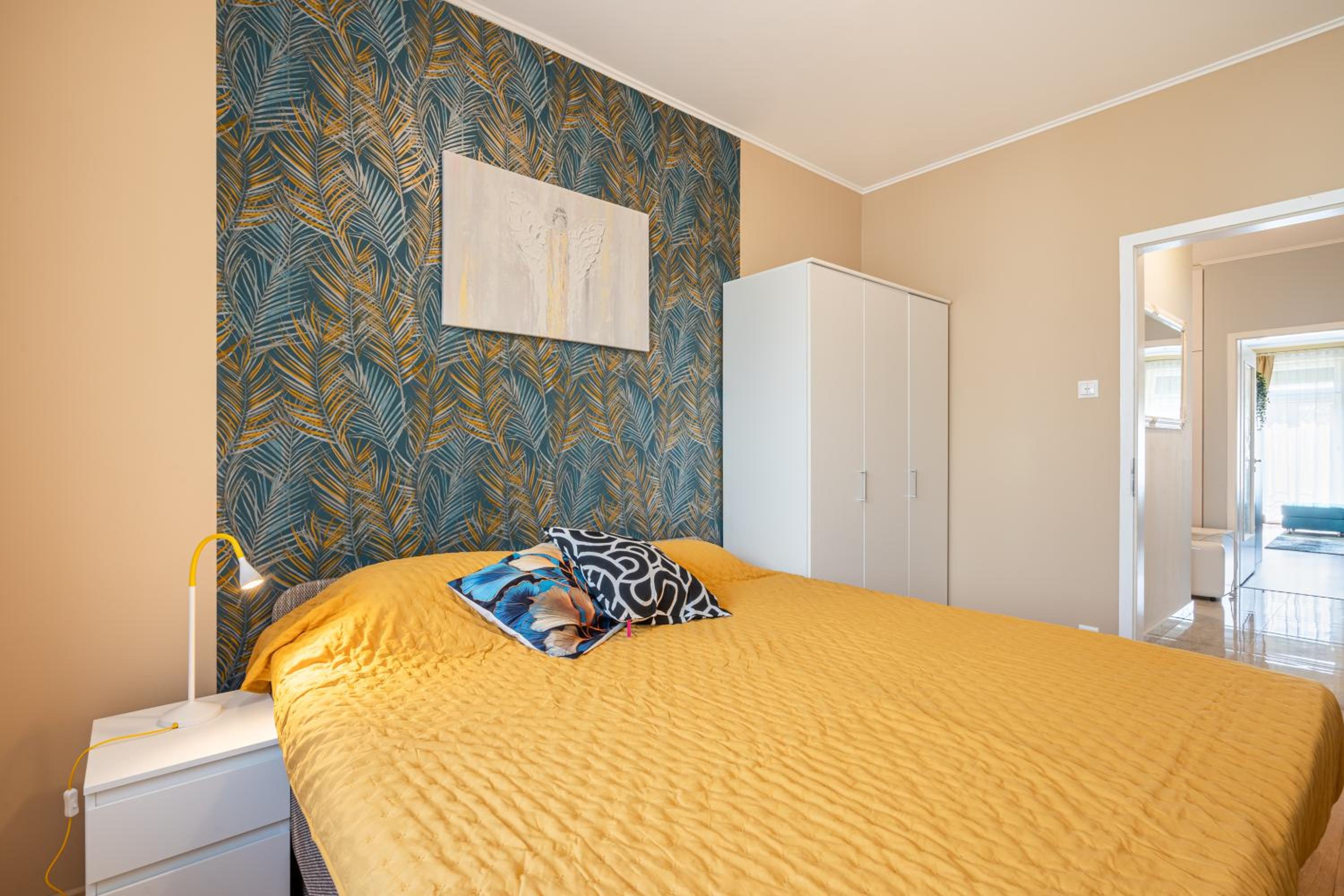 Angel Apartment with Free Garage Parking view 5