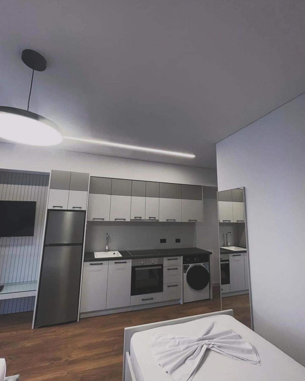 Tomas Apartments