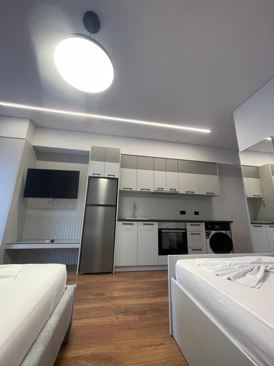 Tomas Apartments