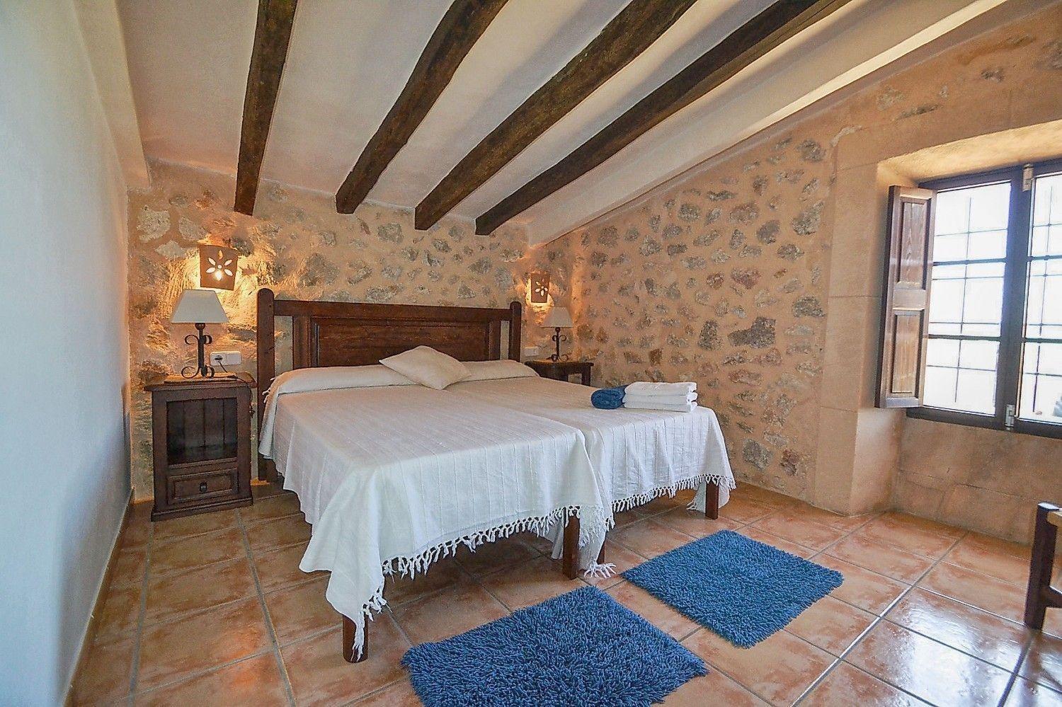 Wunderschönes Ferienhaus in Vilafranca De Bonany mit Privatem Pool