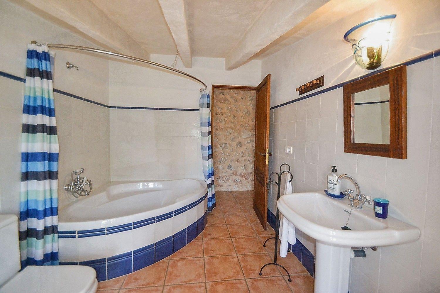 Wunderschönes Ferienhaus in Vilafranca De Bonany mit Privatem Pool